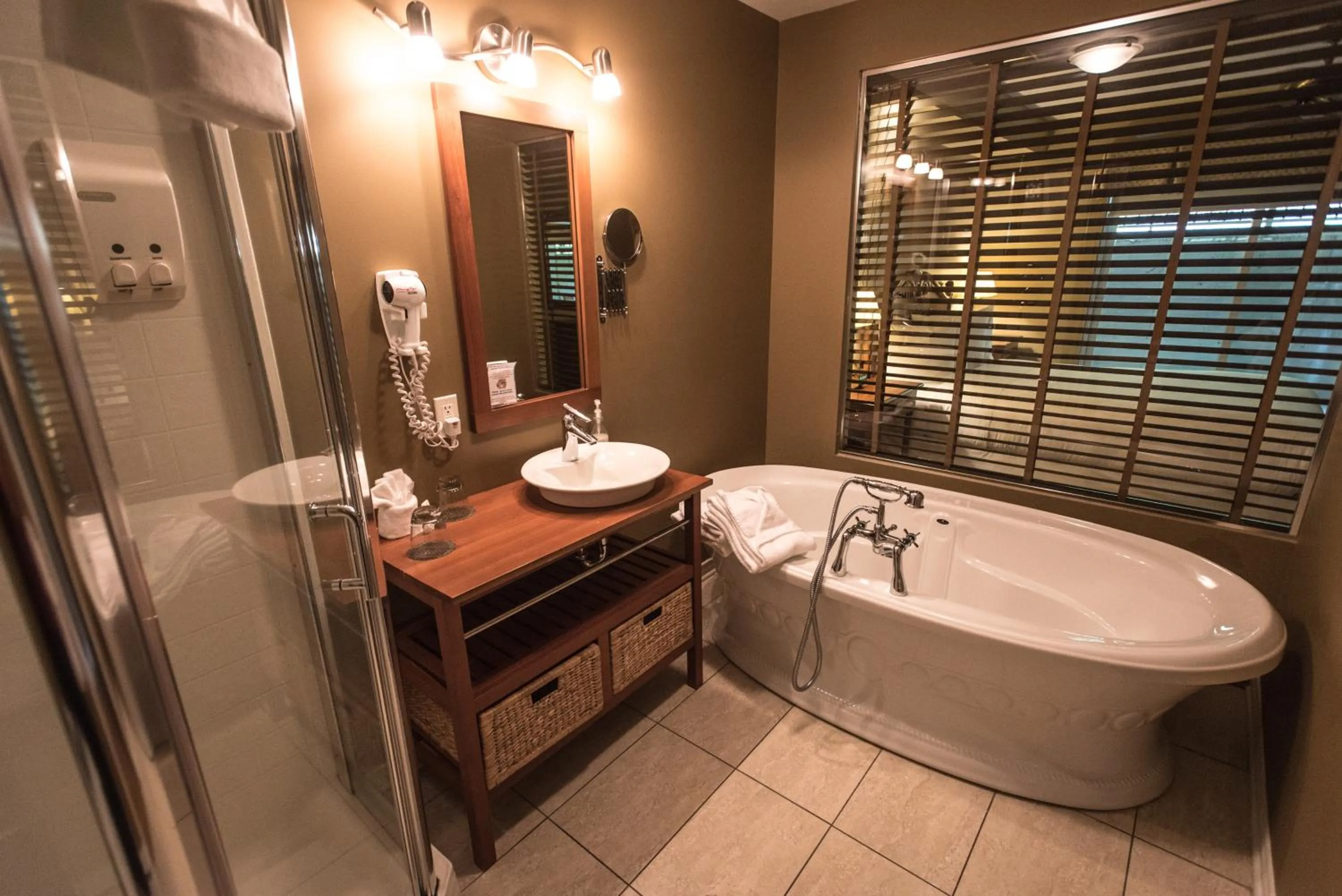 Shower, Bathroom in Hotel St-Sauveur