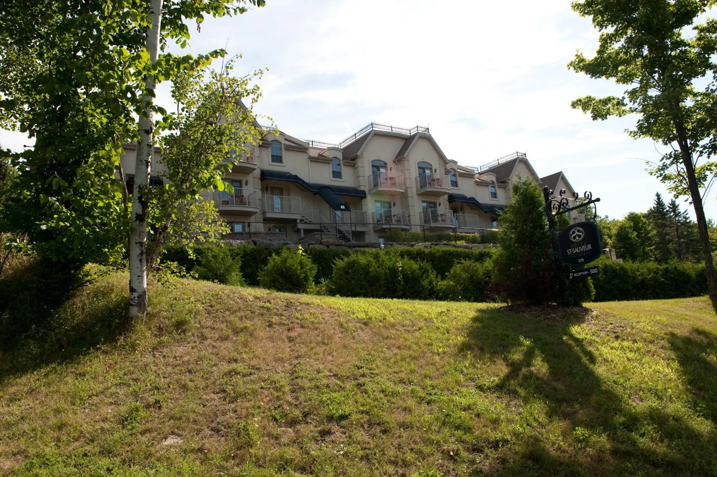 Property Building in Hotel St-Sauveur