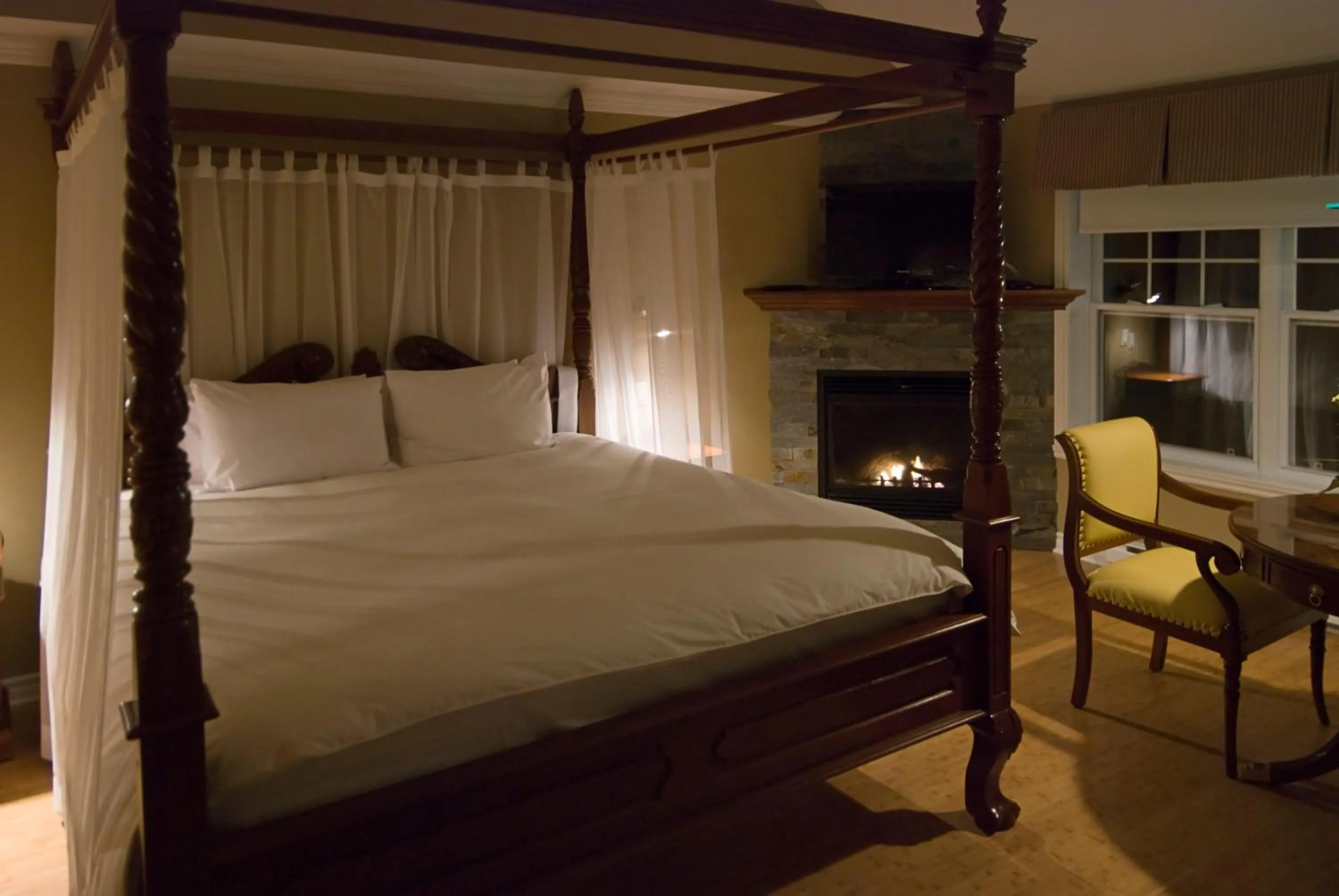 Bed in Hotel St-Sauveur