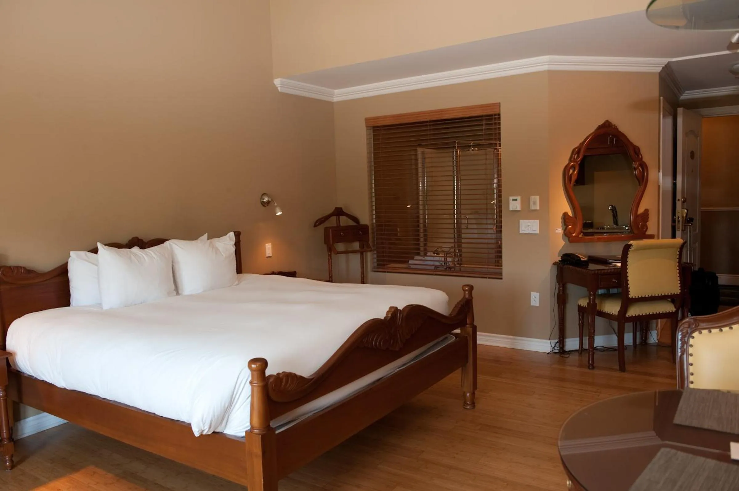 Bed in Hotel St-Sauveur