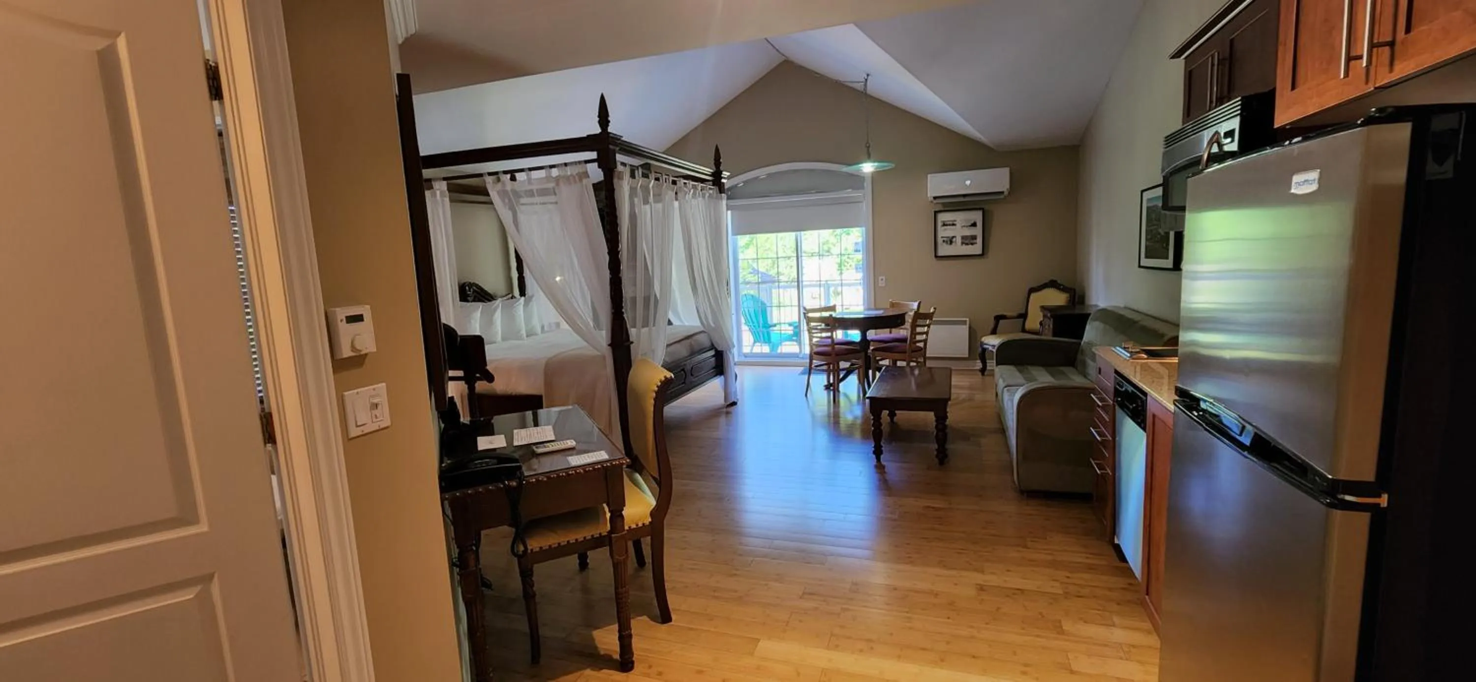Kitchen or kitchenette in Hotel St-Sauveur