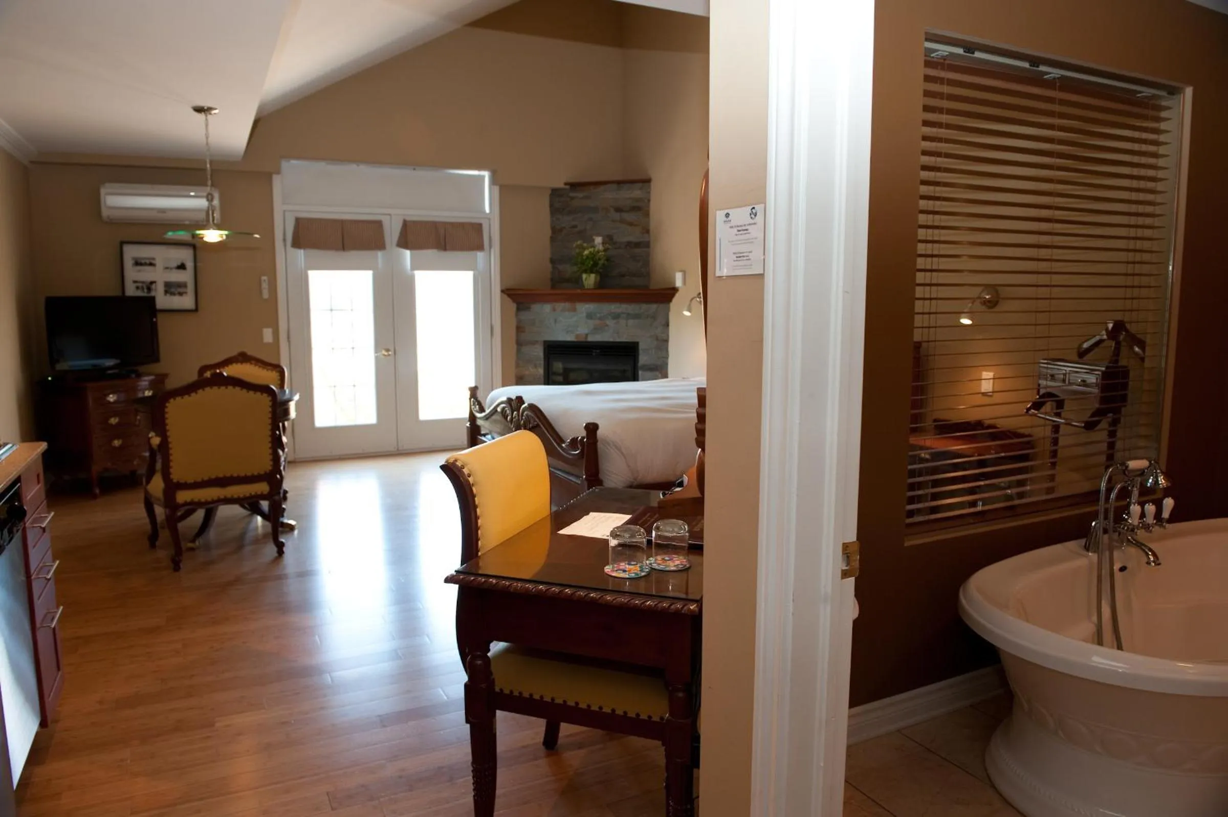 Bed in Hotel St-Sauveur