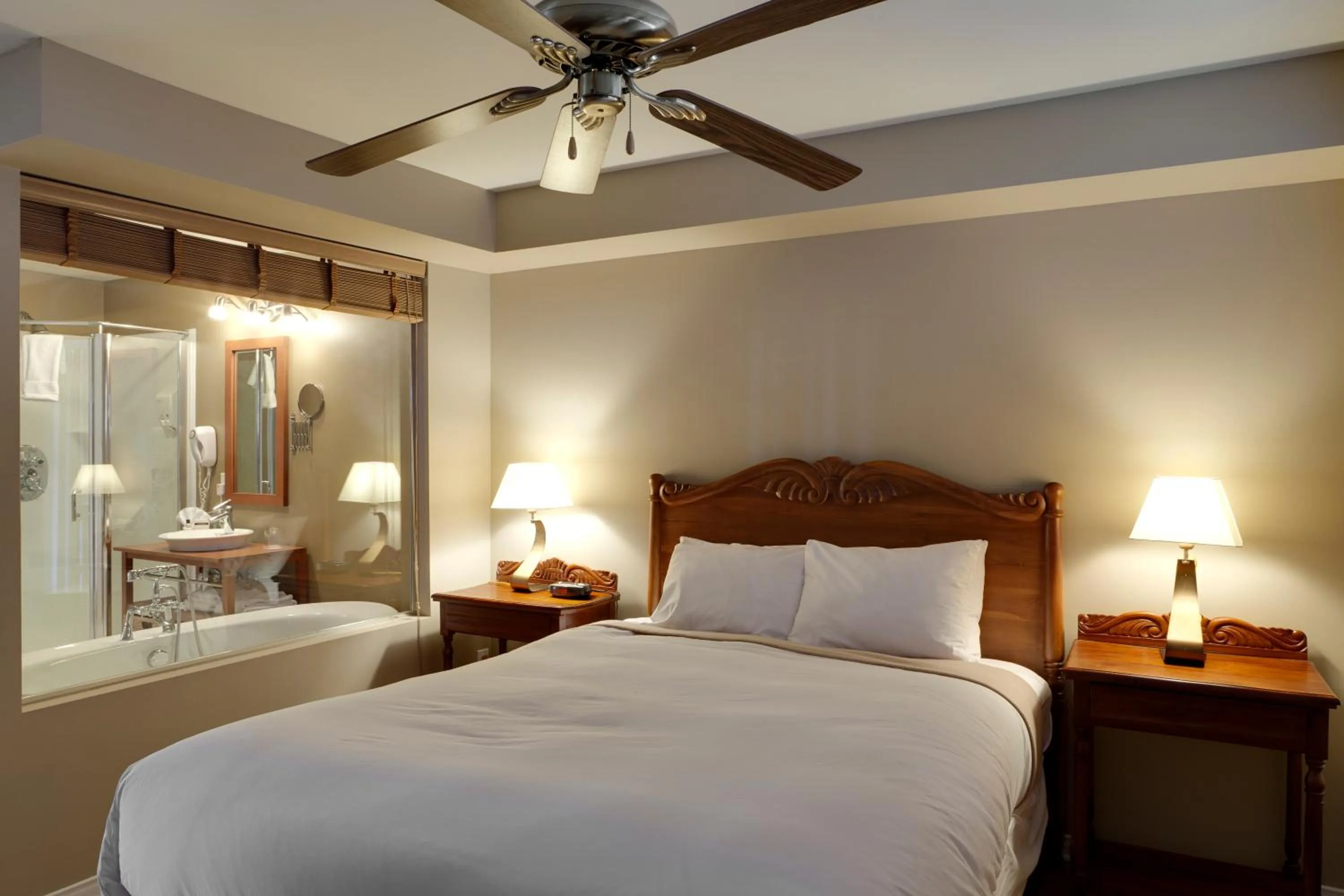 Bed in Hotel St-Sauveur