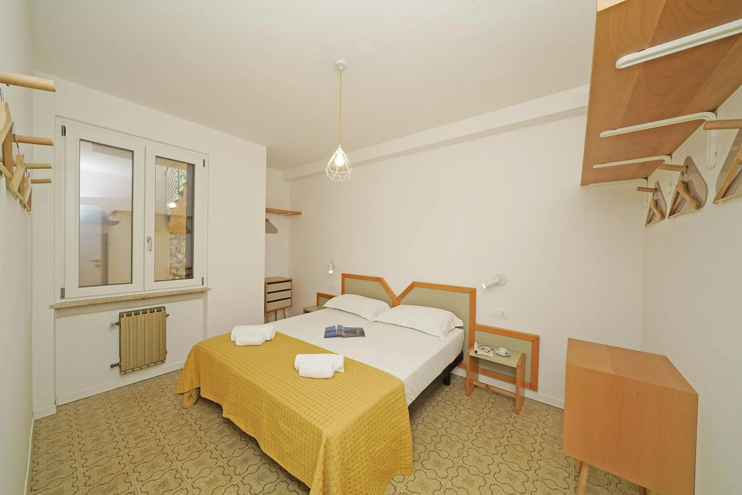 Photo of the whole room, Bed in Residence Arca