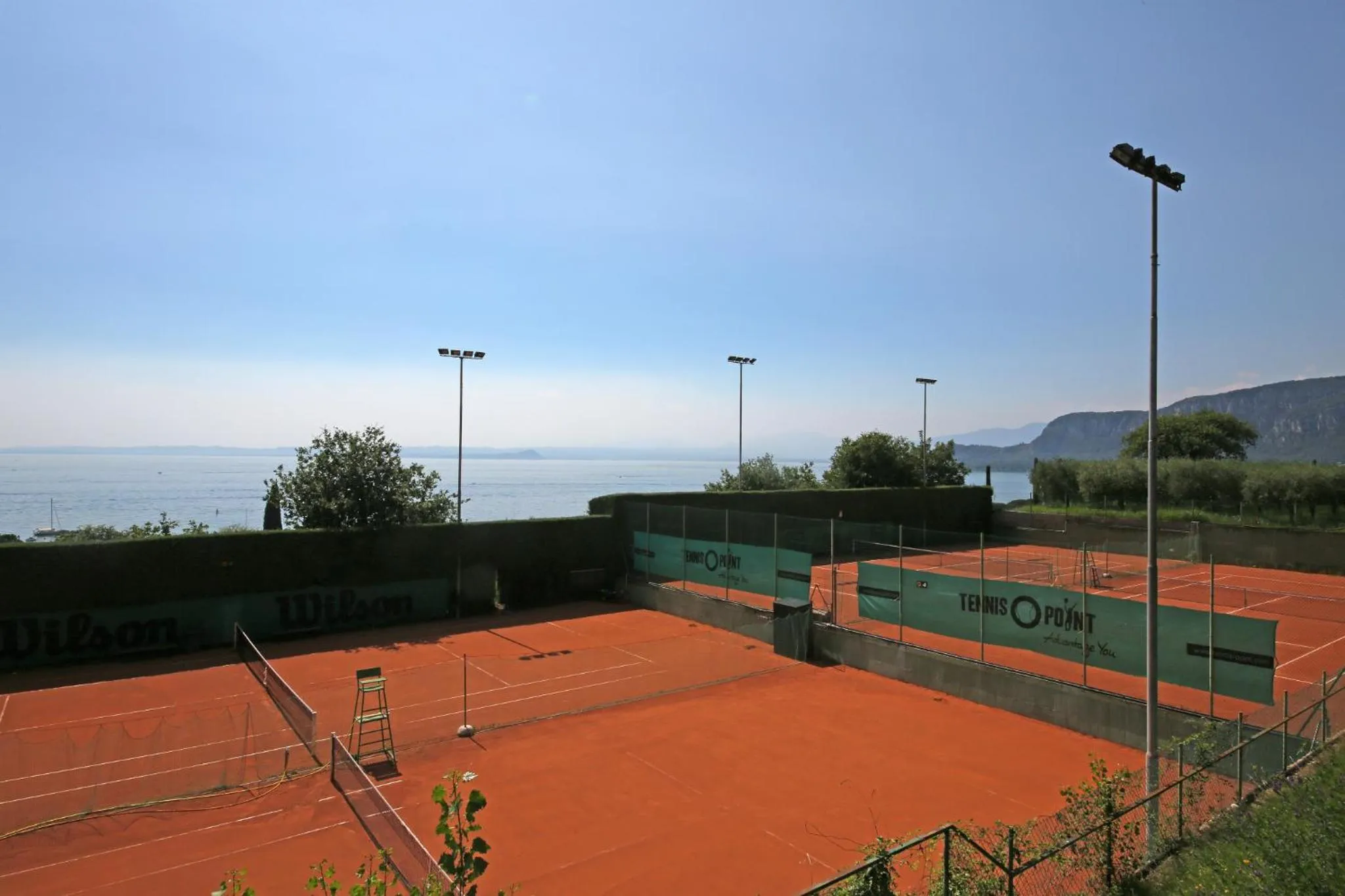 Tennis court in Residence Arca