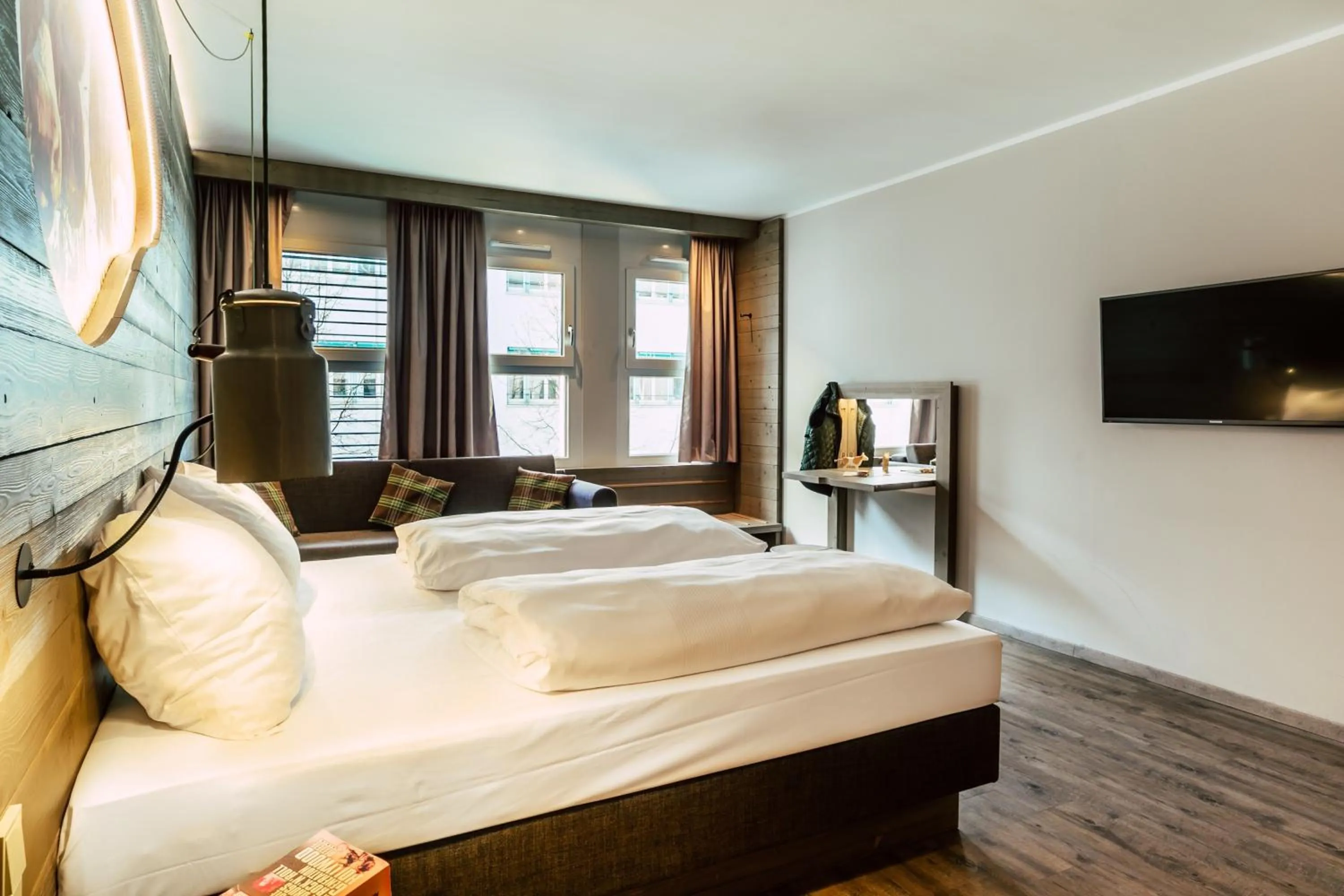 Photo of the whole room, Bed in Cocoon Hauptbahnhof