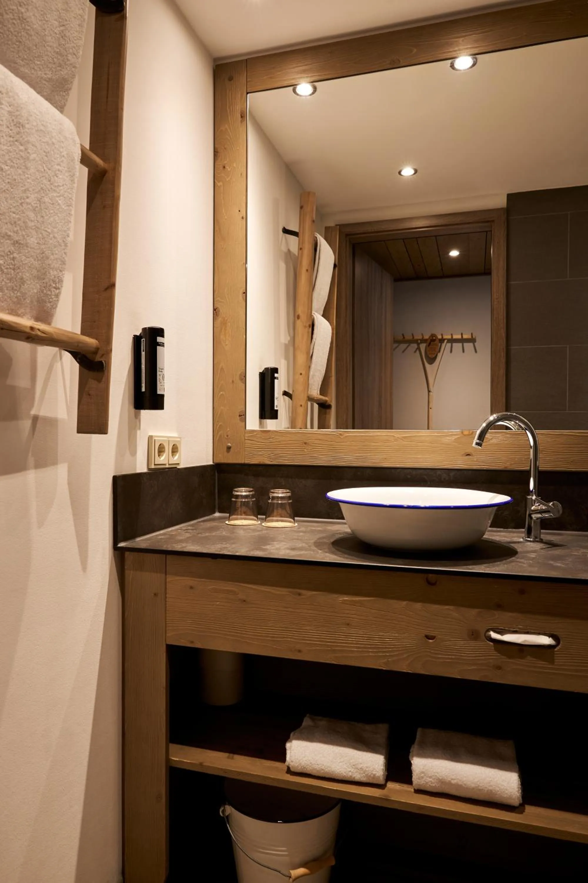 Bathroom in Cocoon Hauptbahnhof