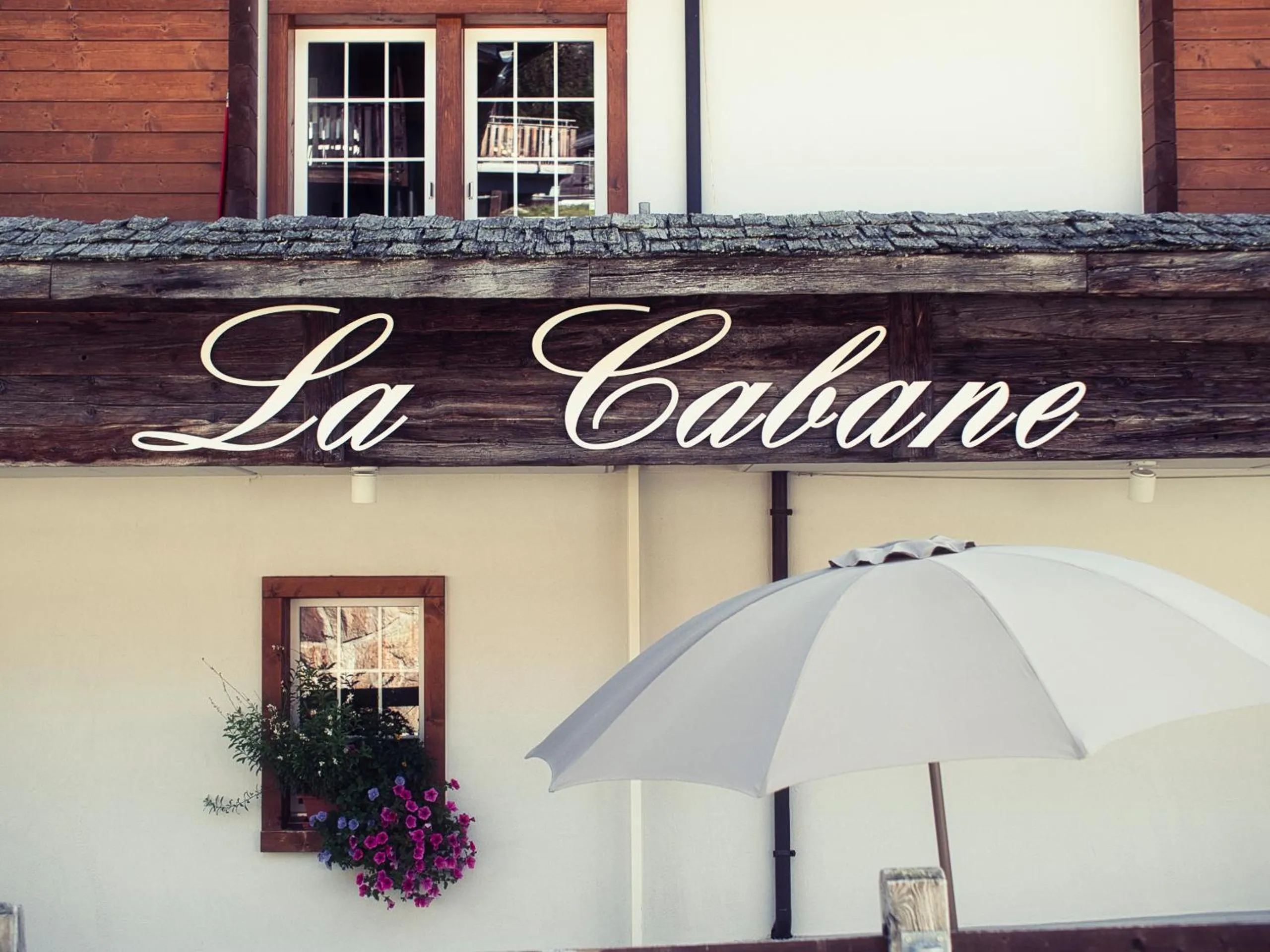 Street view in Boutique Hotel La Cabane