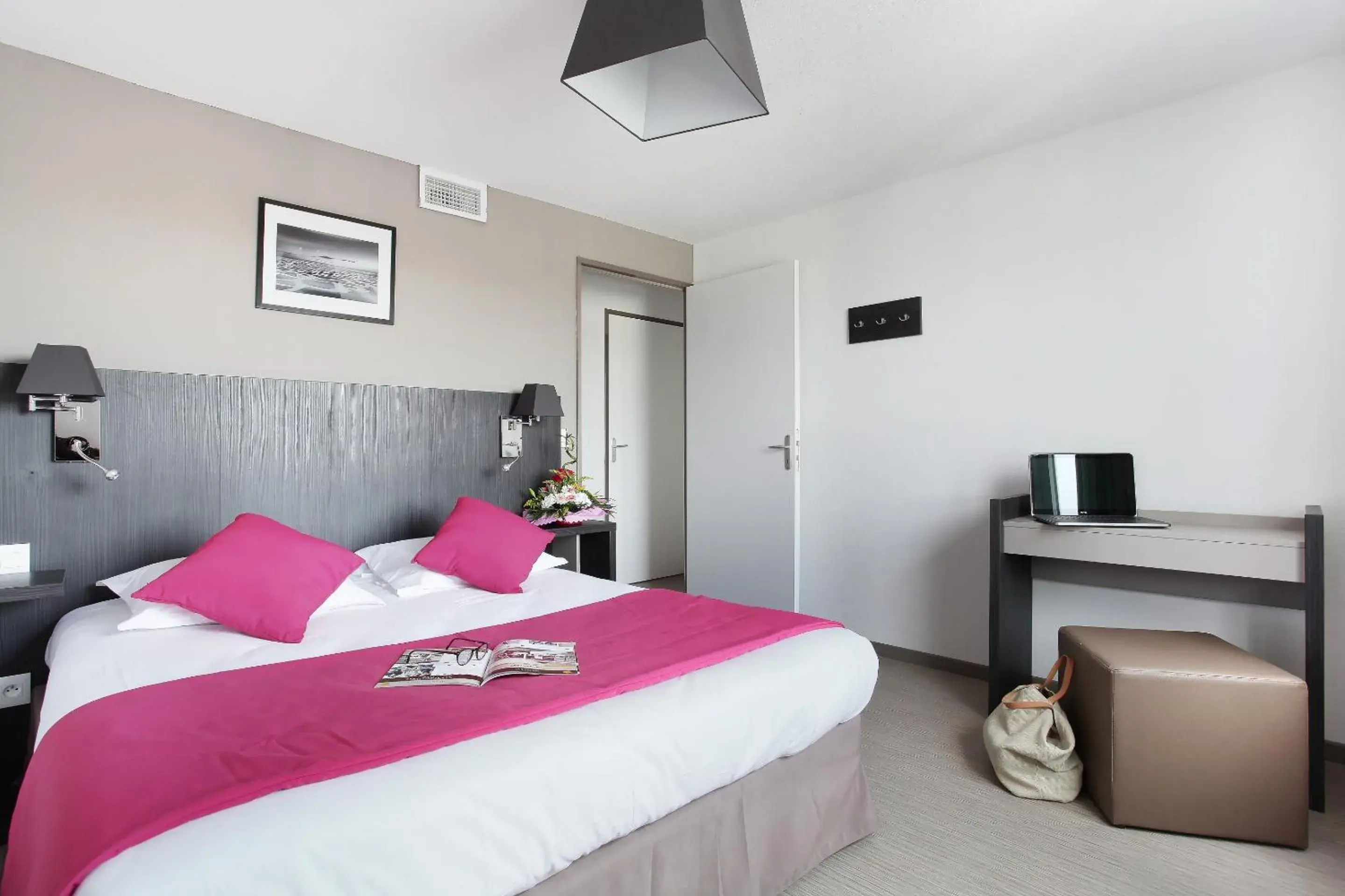 Two-Bedroom Apartment (6 Adults) in Appart Hotel Odalys City Marseille Le Dôme Two-Bedroom Apartment (6 Adults) in Appart Hotel Odalys City Marseille Le Dôme