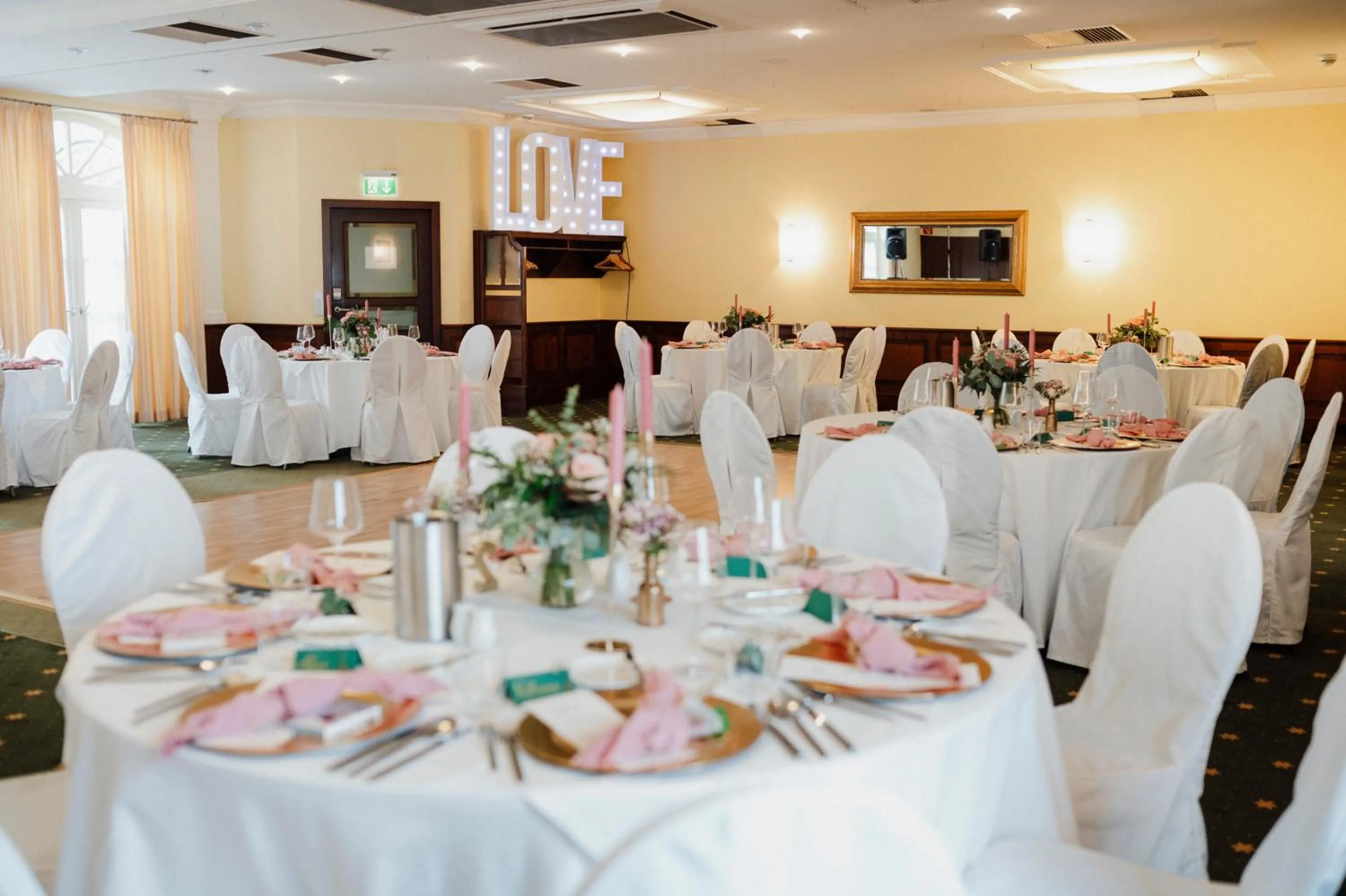 Banquet/Function facilities in Hotel & Restaurant Stern