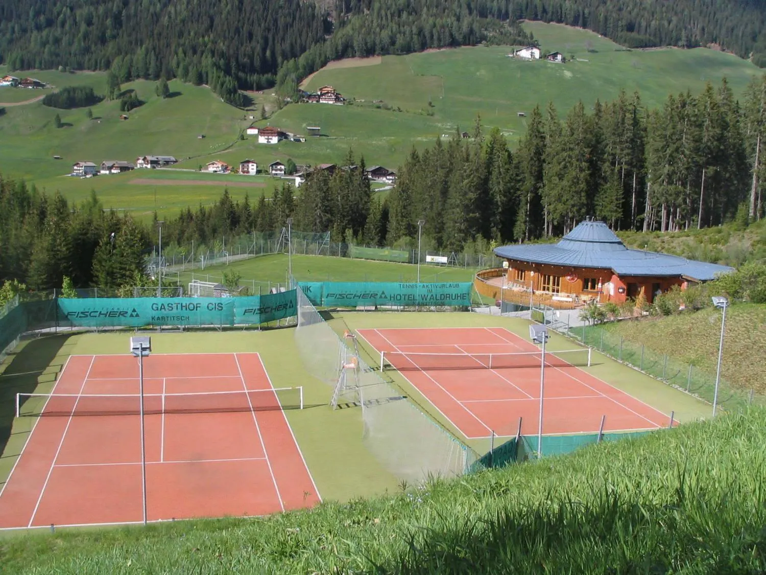 Tennis court in Aparthotel Garni Monte