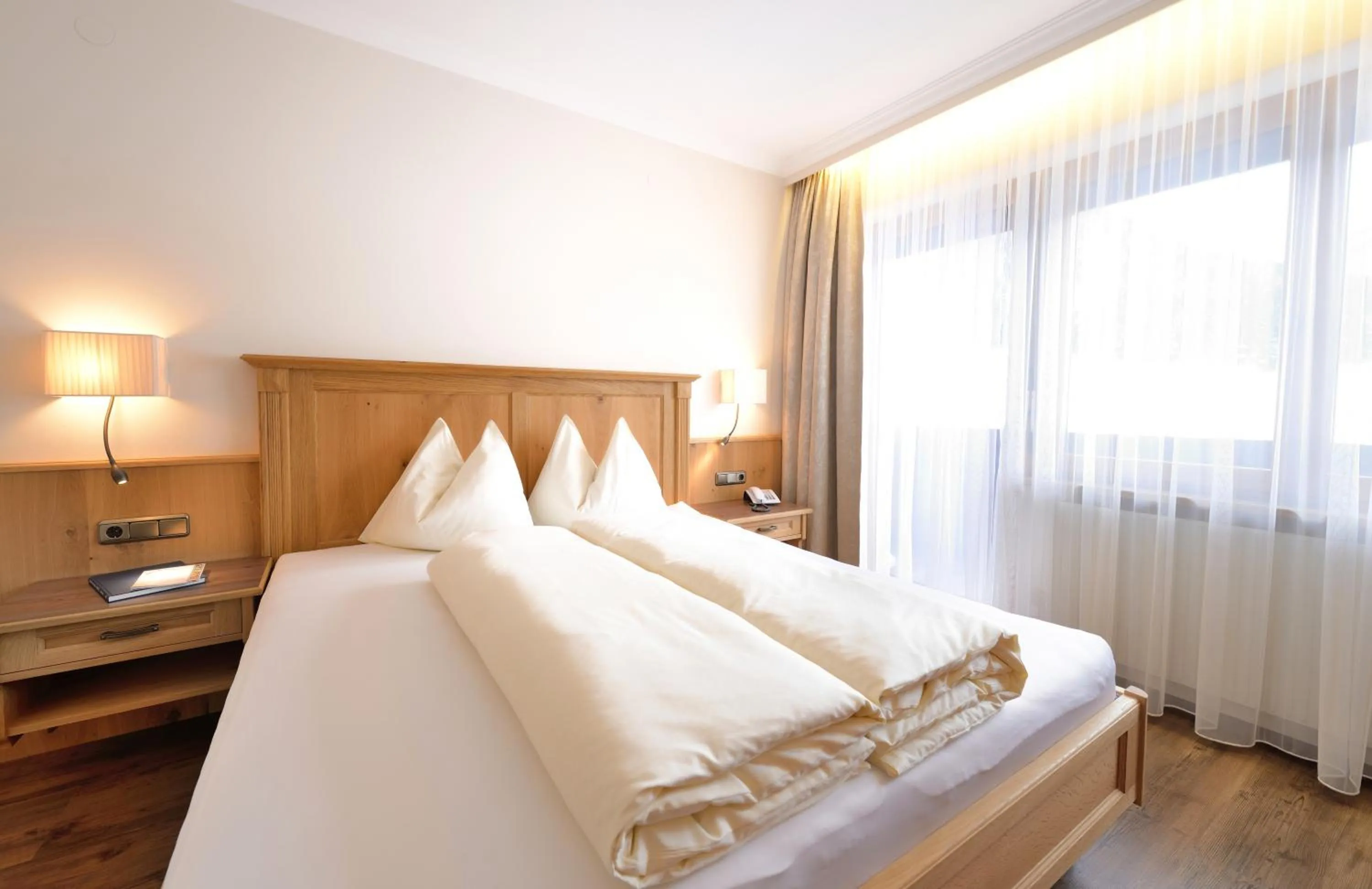 Bedroom, Bed in Aparthotel Garni Monte