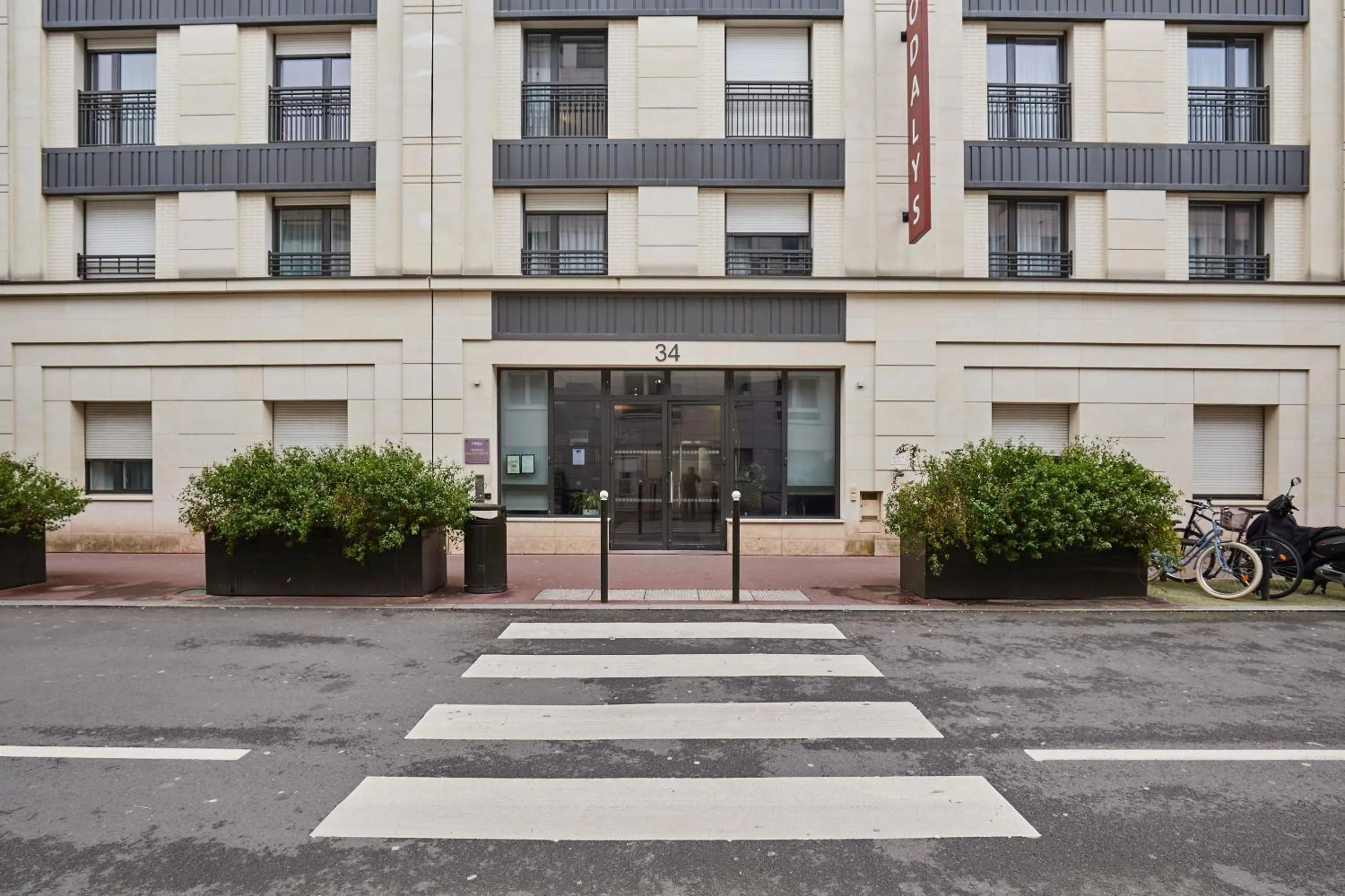 Property building in Appart Hotel Odalys City Paris Levallois