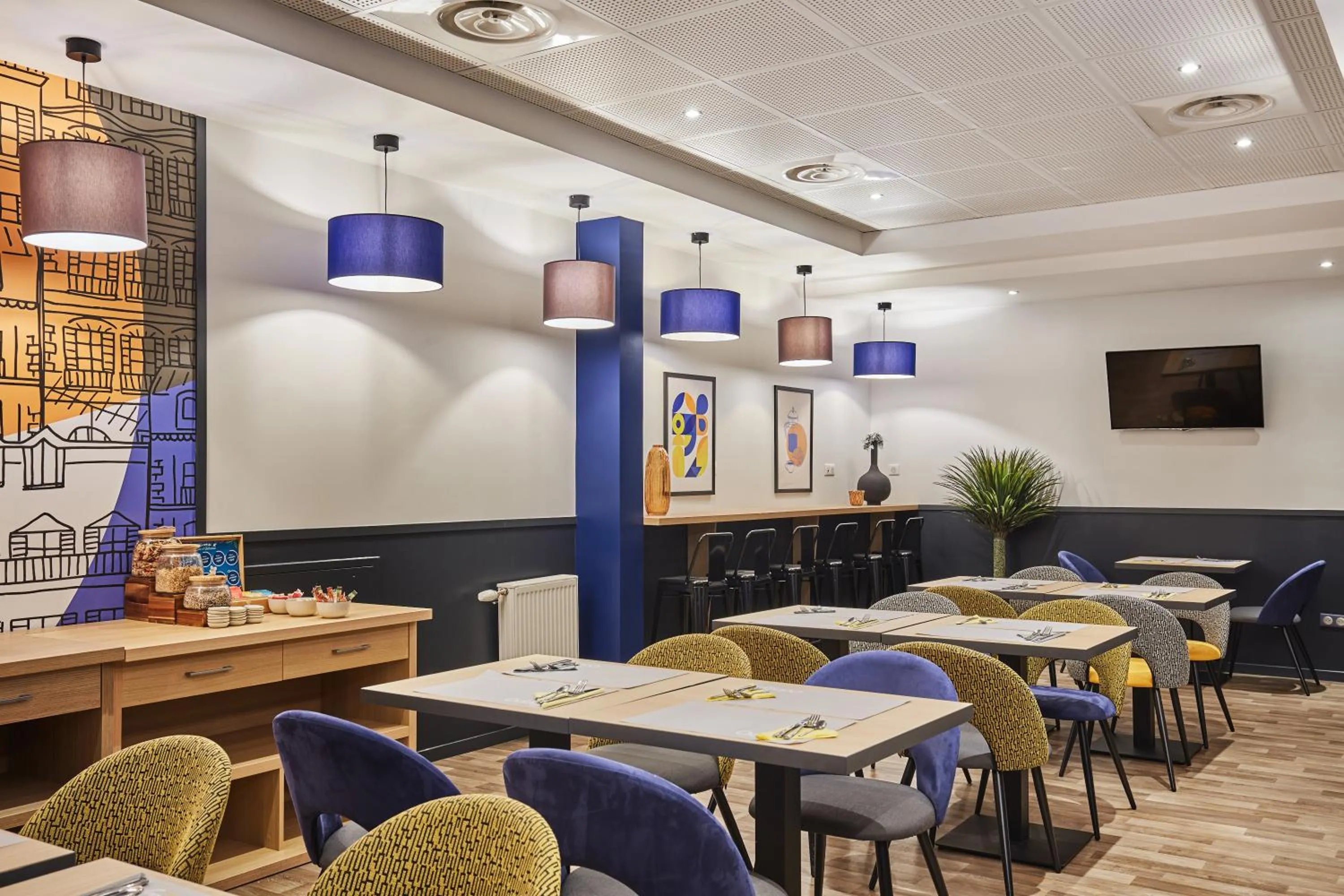 Breakfast in Appart Hotel Odalys City Paris Levallois