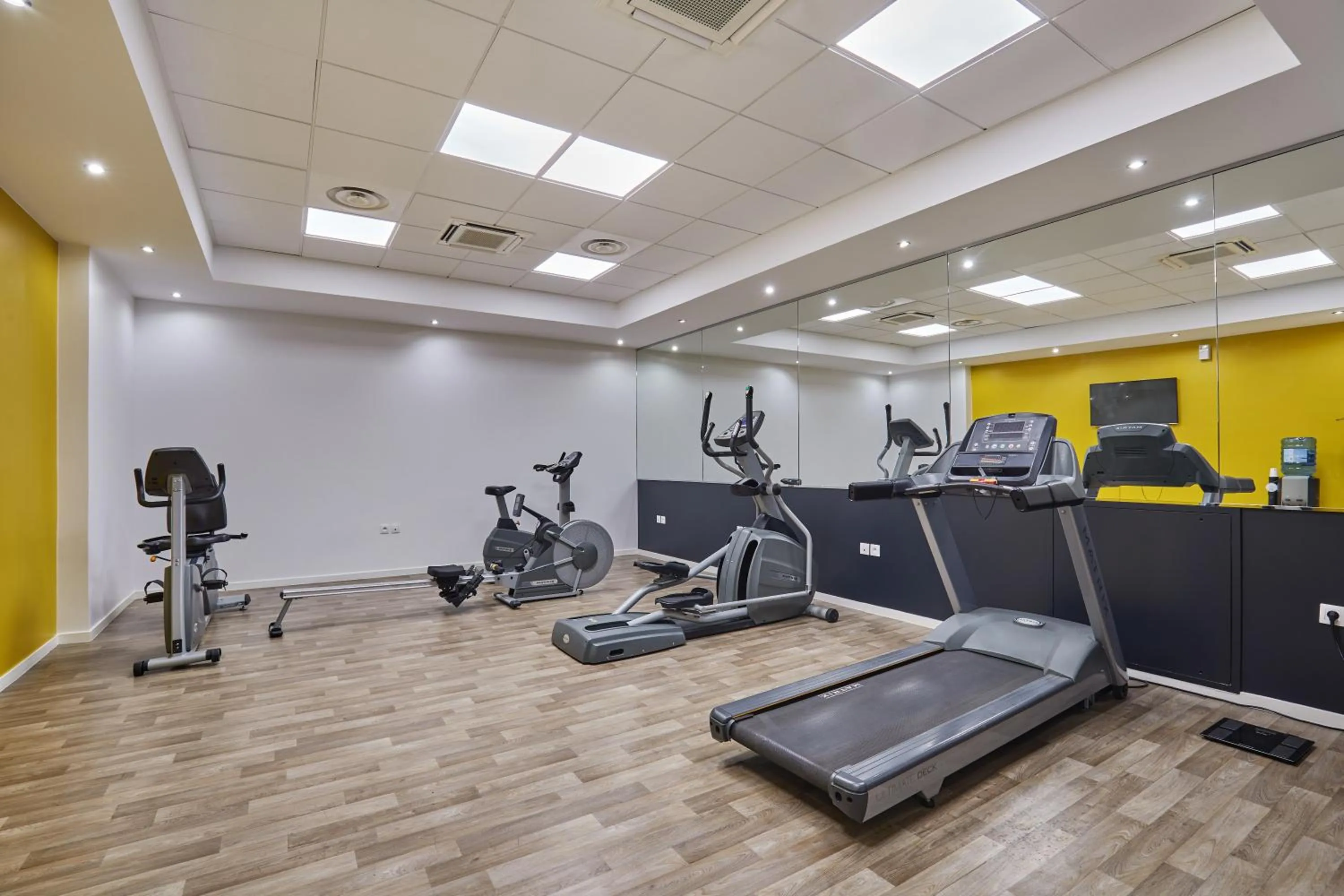 Fitness centre/facilities in Appart Hotel Odalys City Paris Levallois