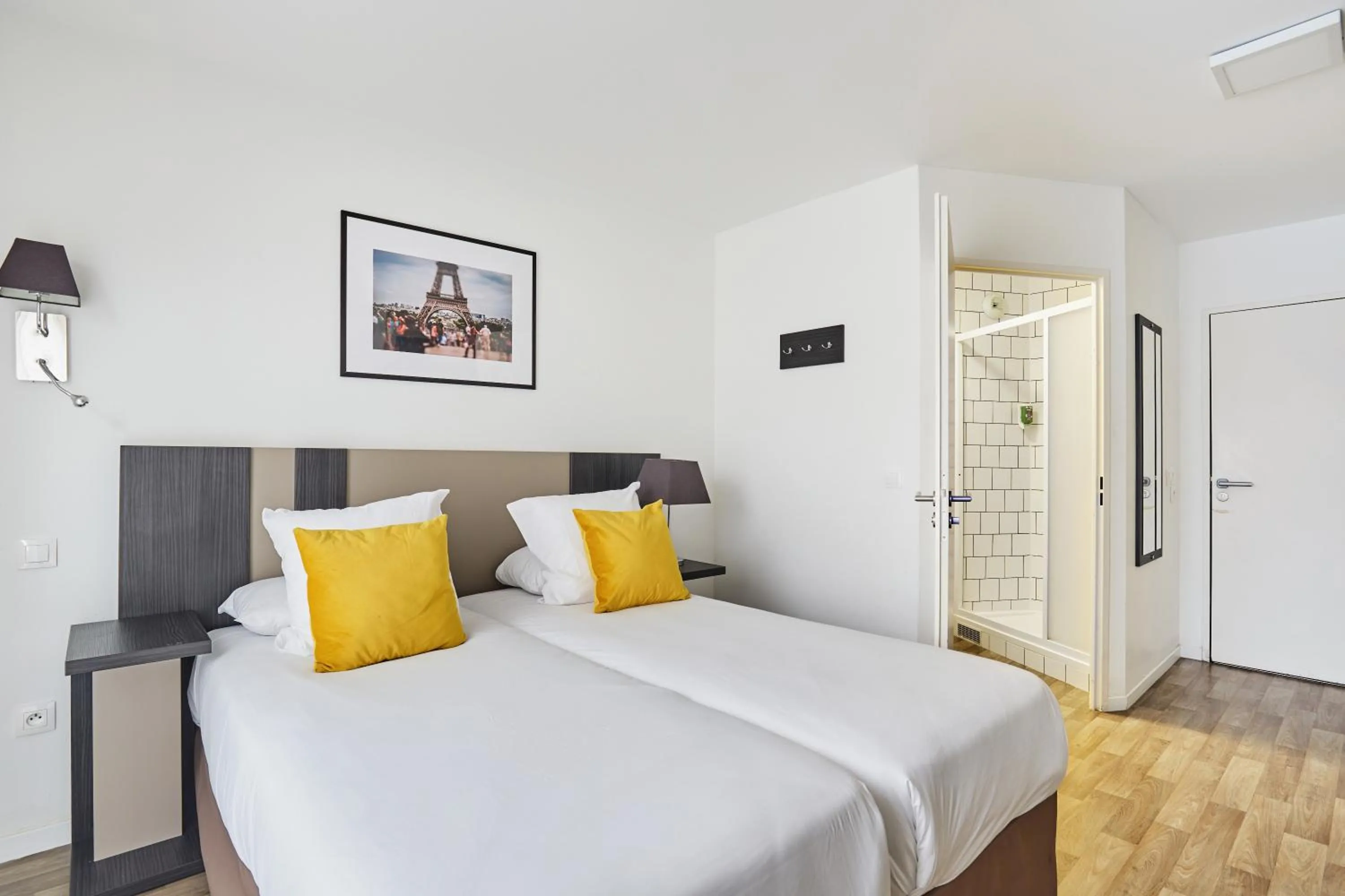 Bed in Appart Hotel Odalys City Paris Levallois