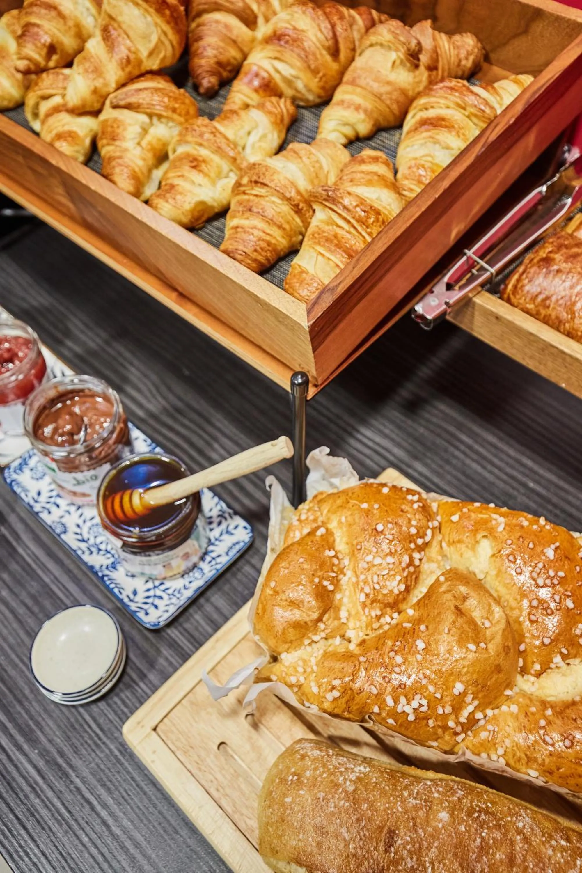 Buffet breakfast in Appart Hotel Odalys City Paris Levallois
