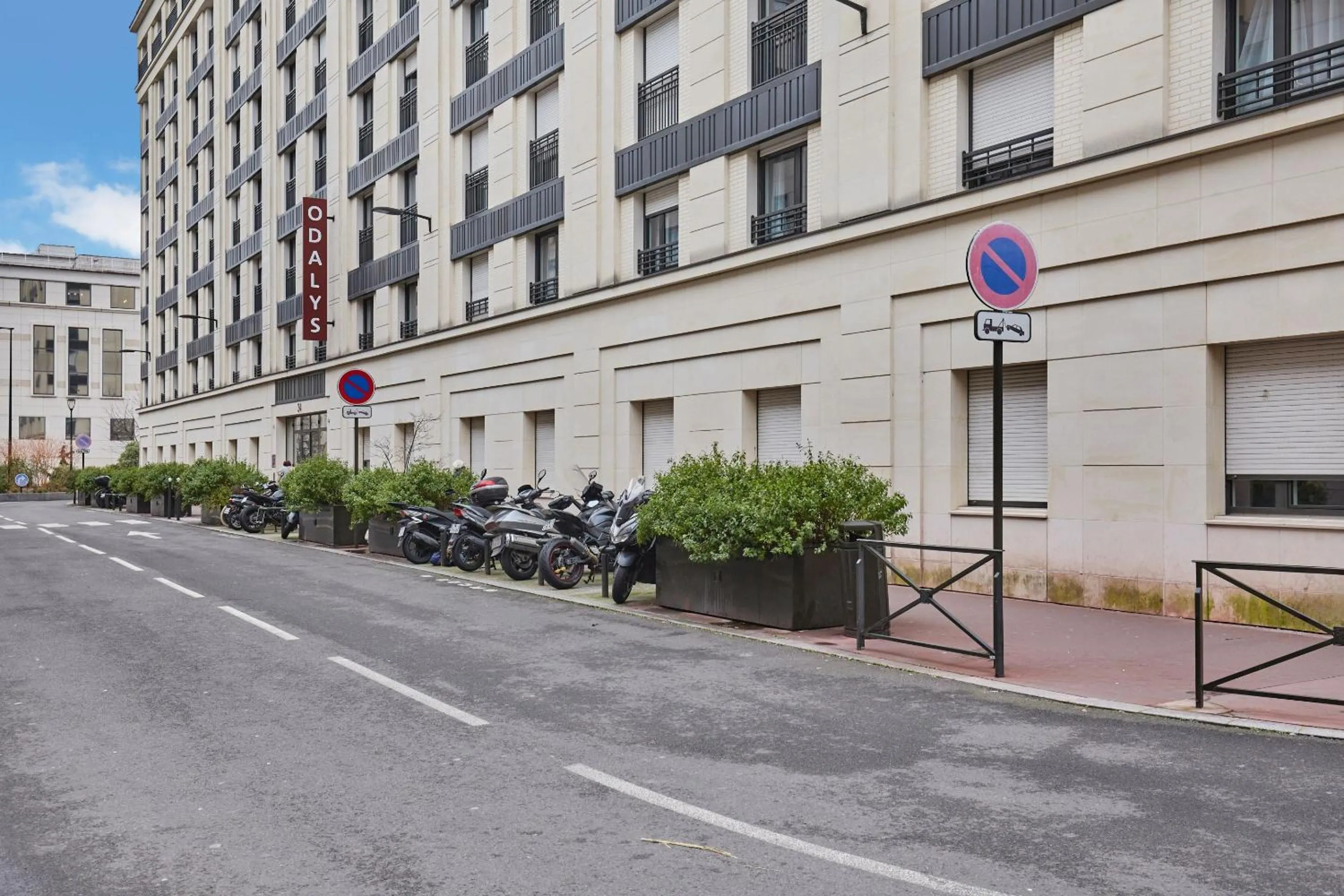 Property building in Appart Hotel Odalys City Paris Levallois