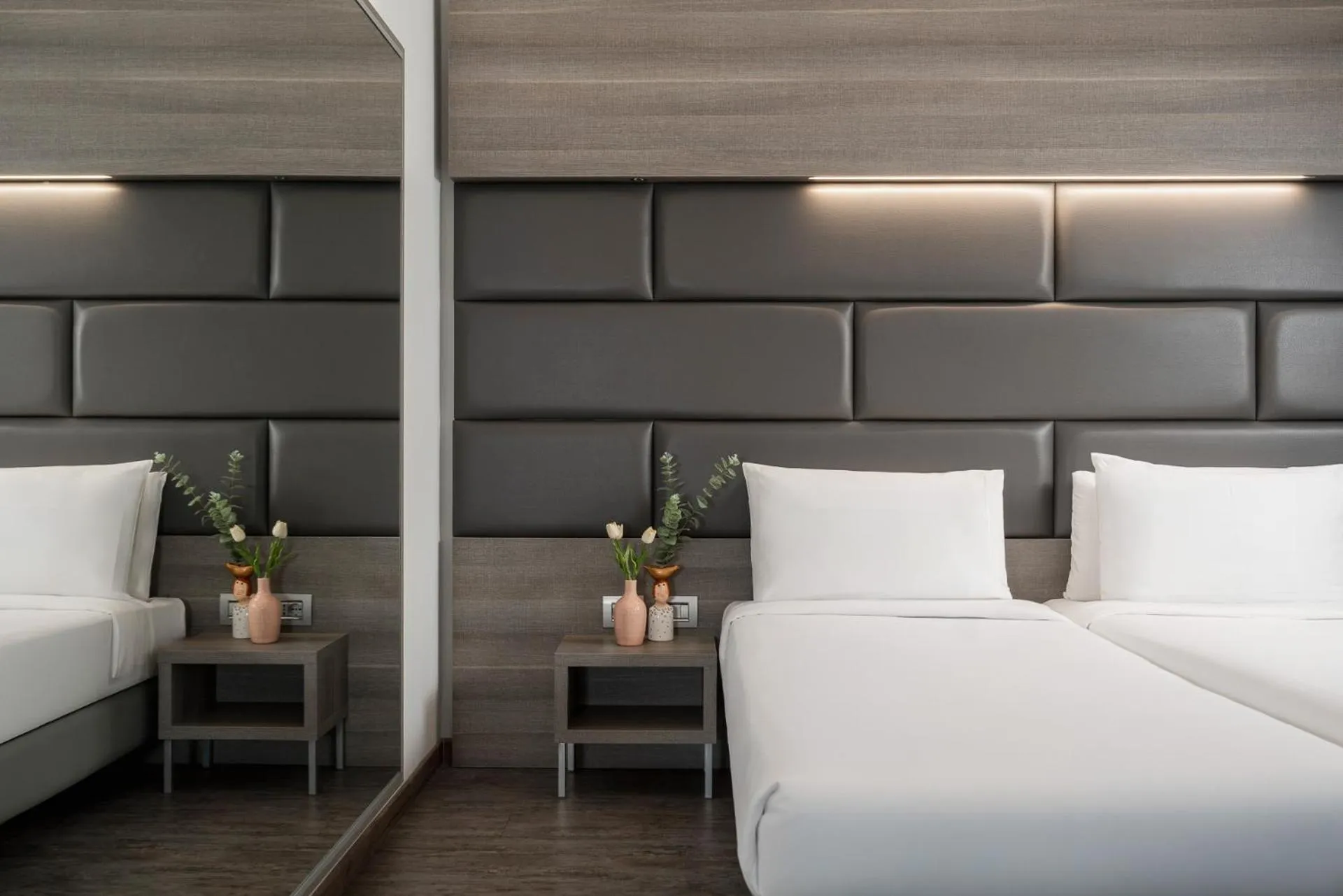 Bed in Just Hotel Saronno