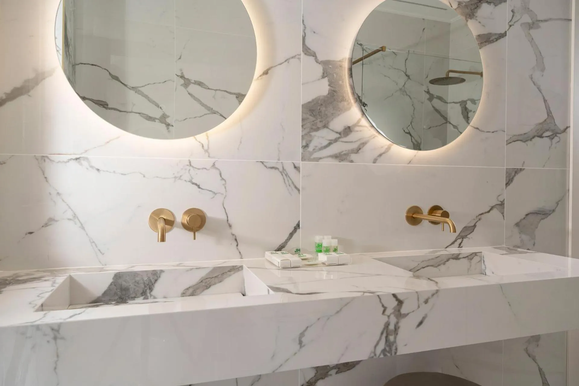 Bathroom in Just Hotel Saronno