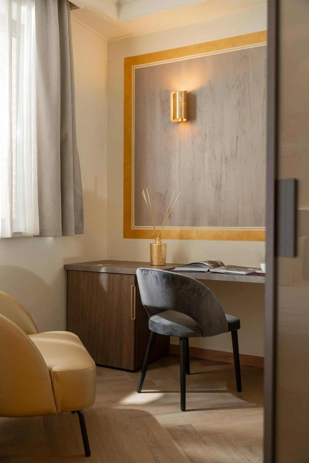 Seating area in Just Hotel Saronno