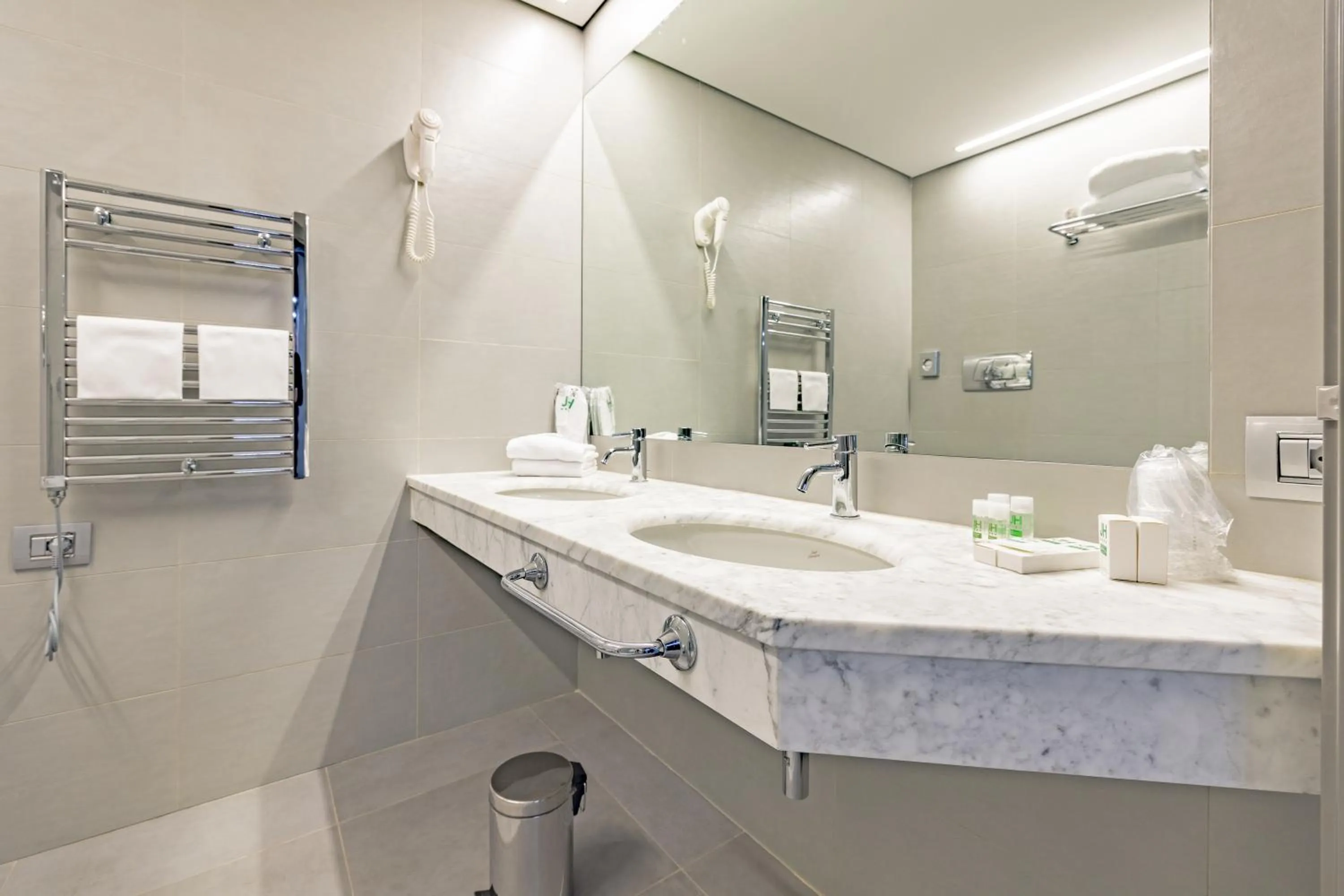 Bathroom in Just Hotel Saronno