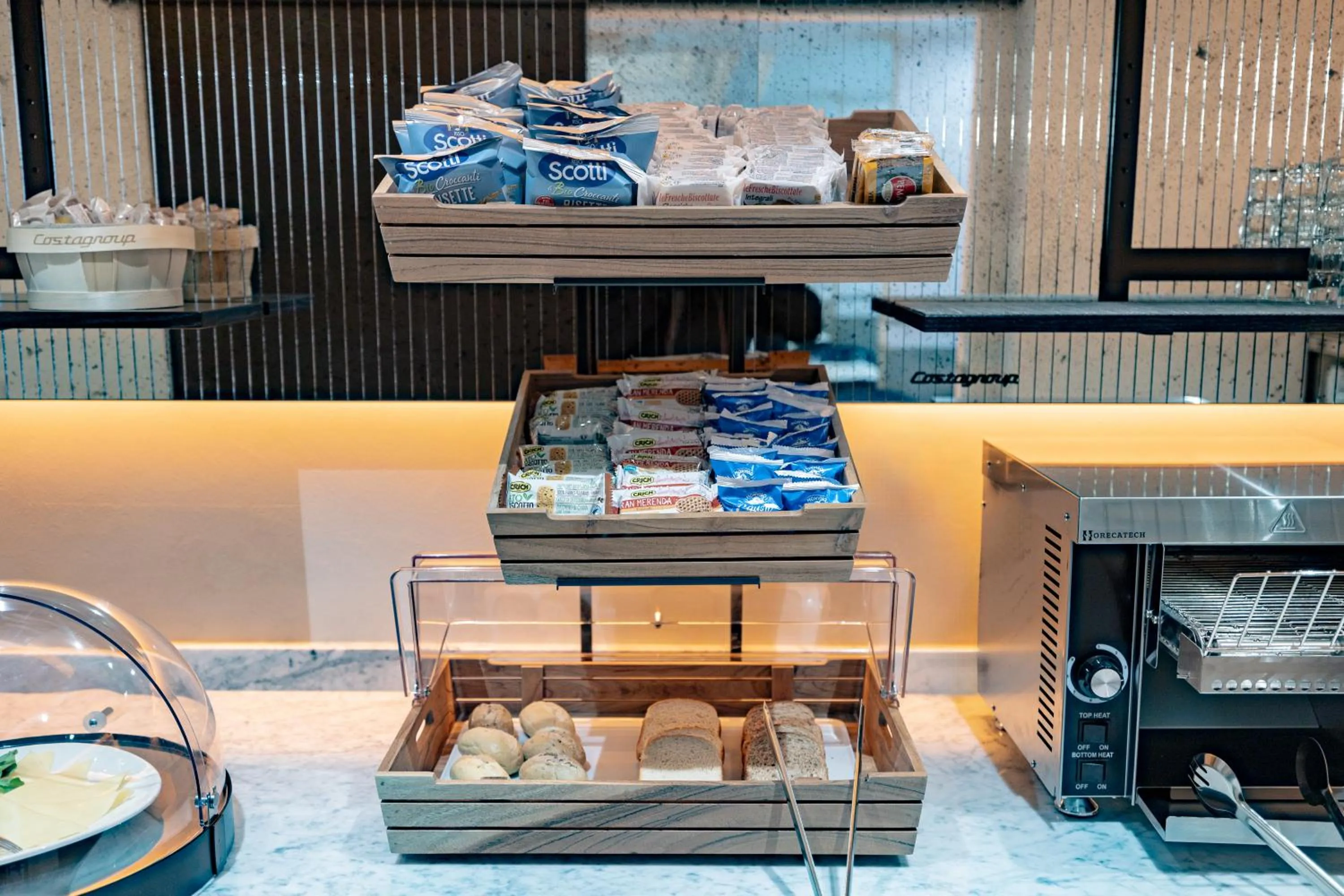 Buffet breakfast in Just Hotel Saronno