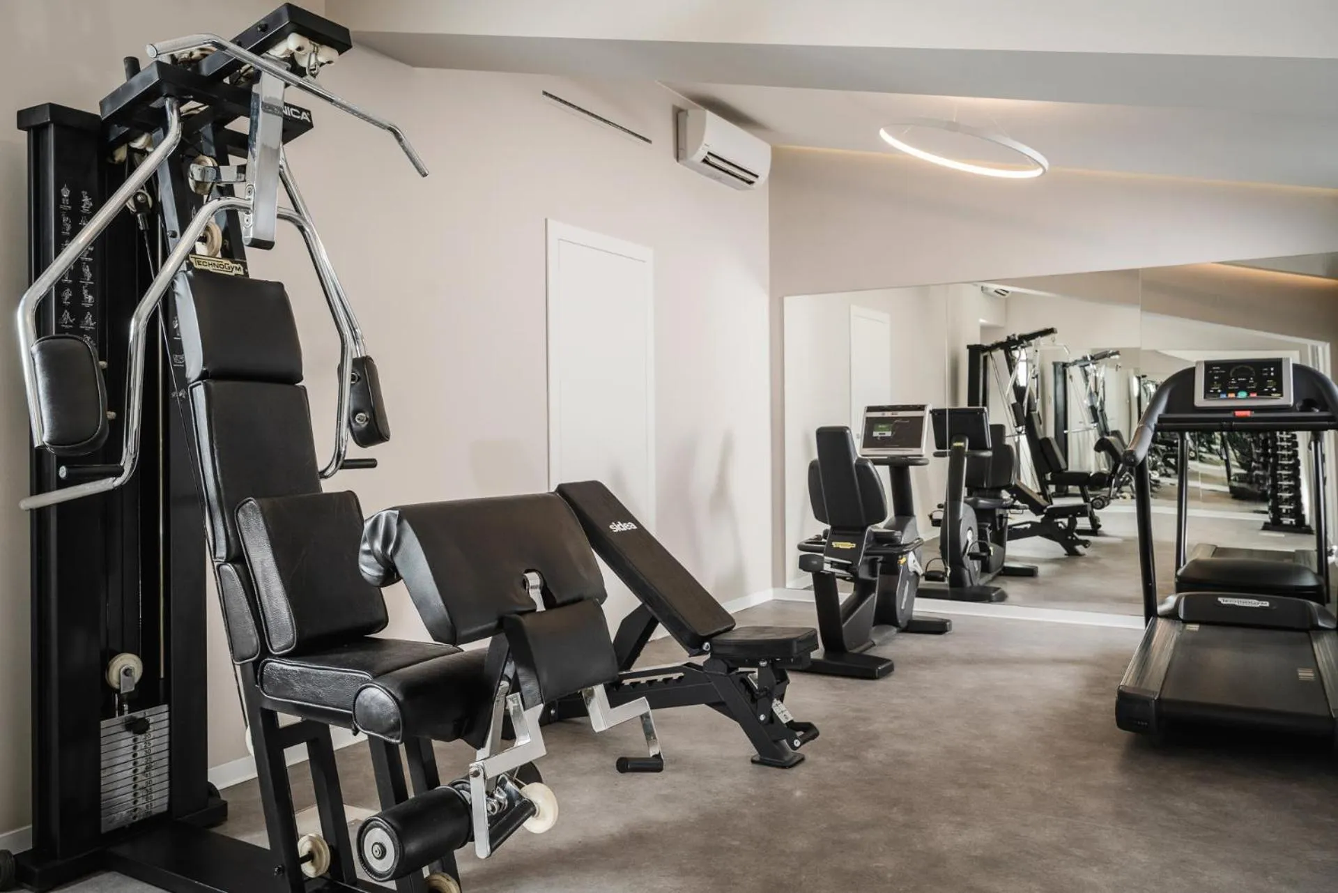 Fitness centre/facilities in Just Hotel Saronno