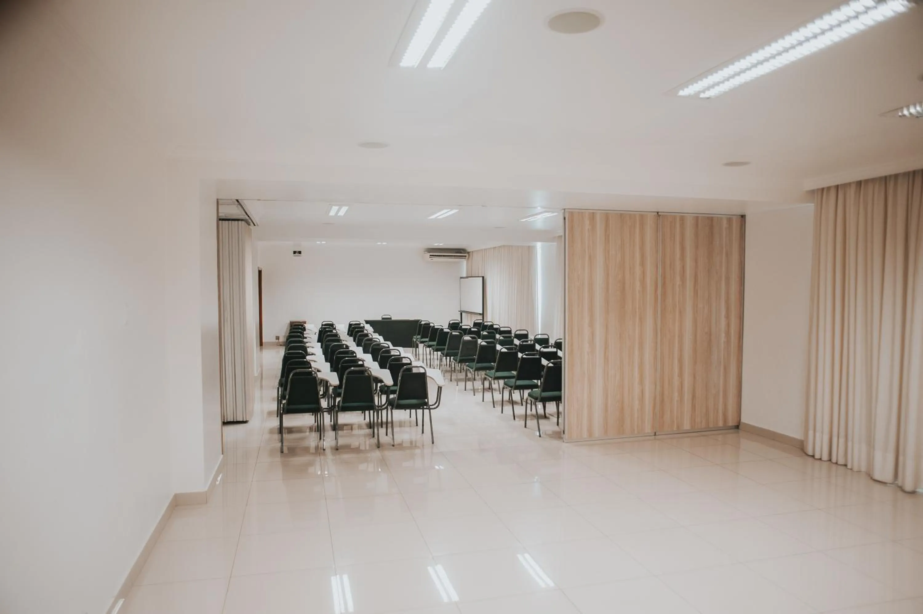 Meeting/conference room in Aruá Hotel, Restaurante e Convenções