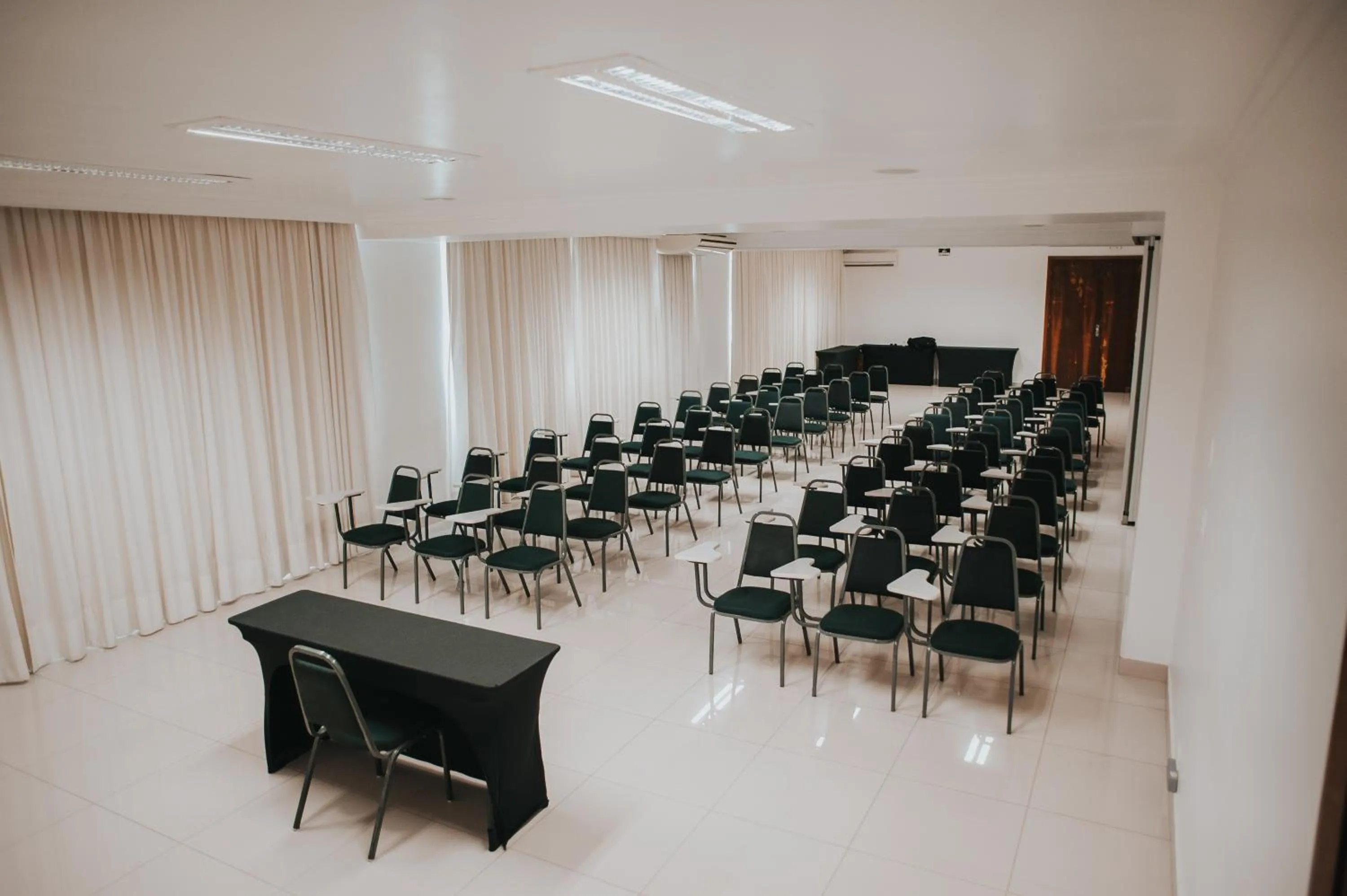 Meeting/conference room in Aruá Hotel, Restaurante e Convenções