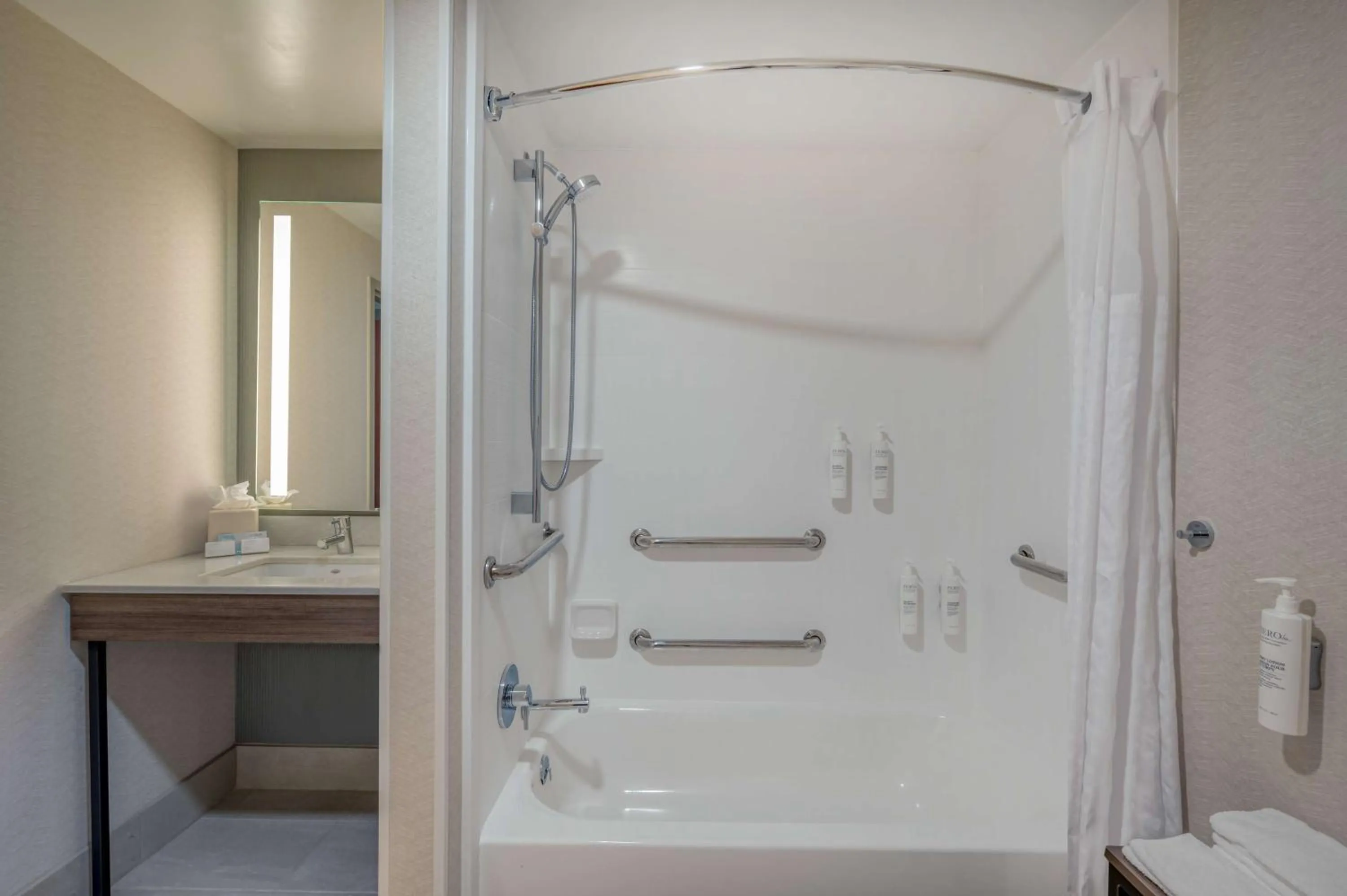 Bathroom in Hilton Garden Inn Clarksburg