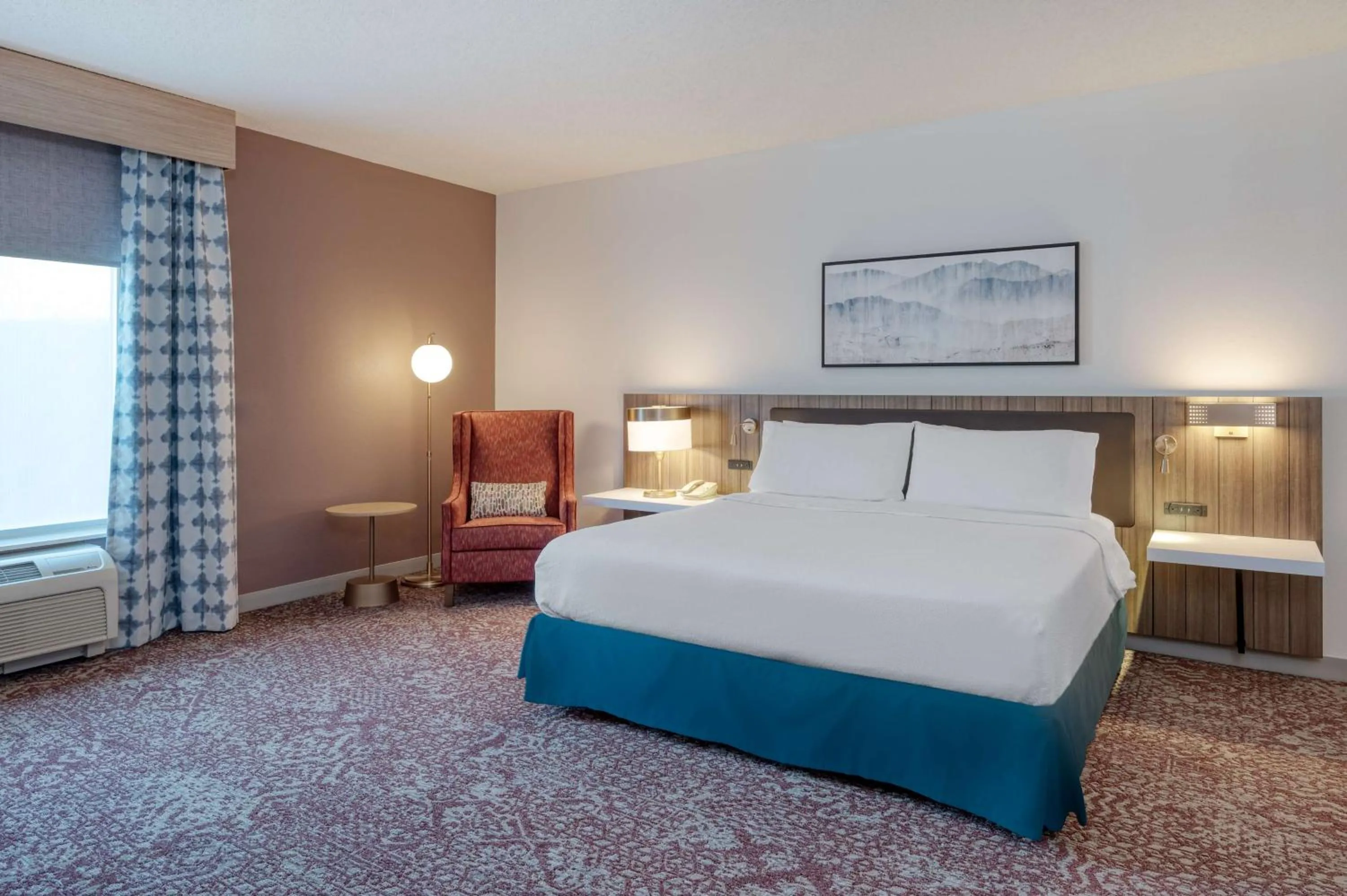 Bed in Hilton Garden Inn Clarksburg