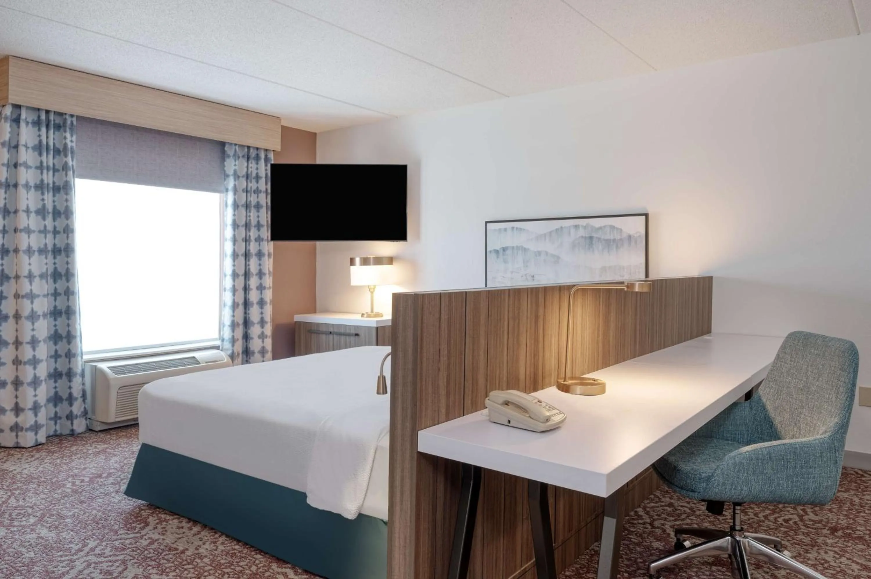 Bedroom, Bed in Hilton Garden Inn Clarksburg