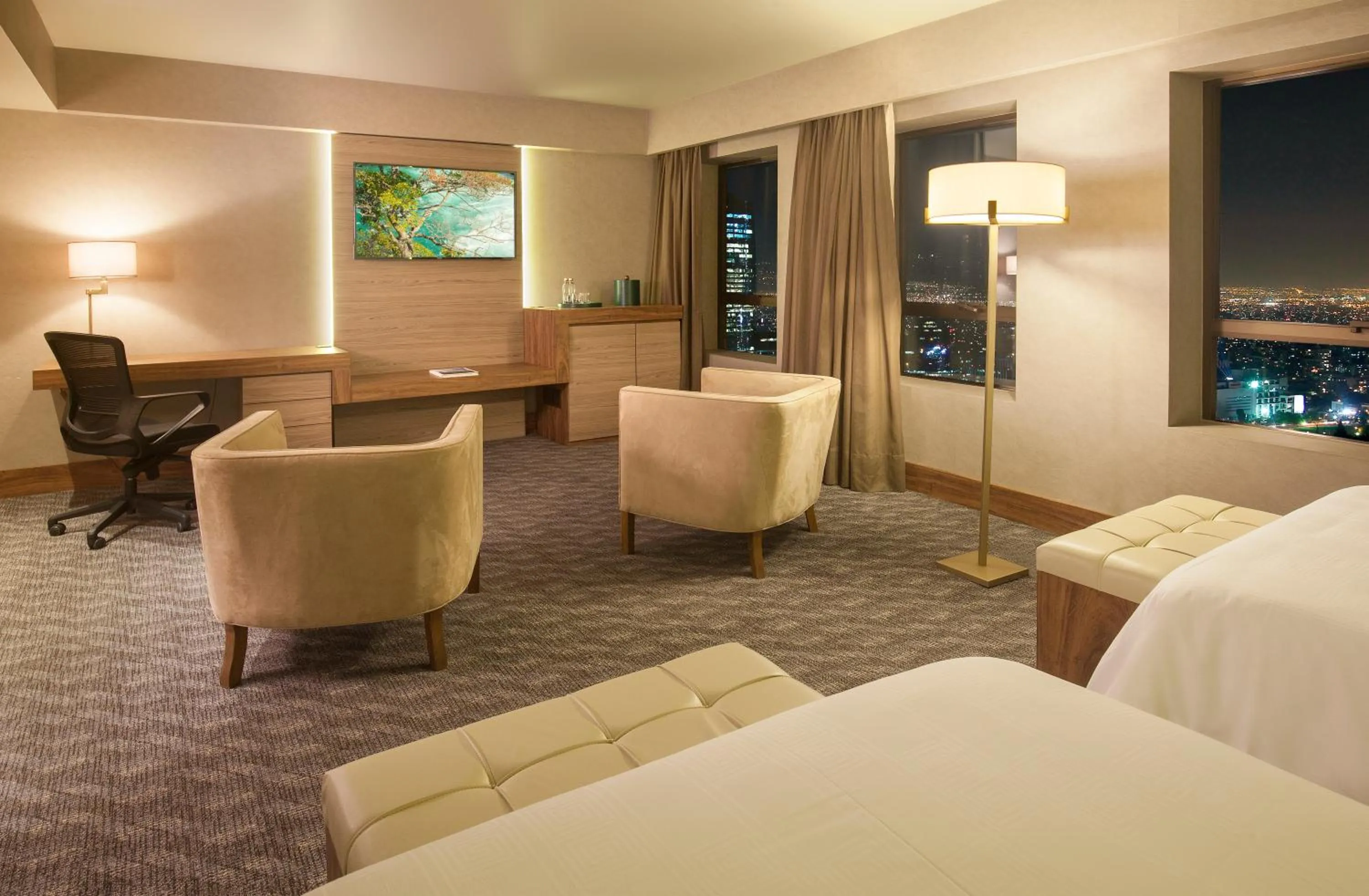 Photo of the whole room, Bed in Hotel Regal Pacific Santiago