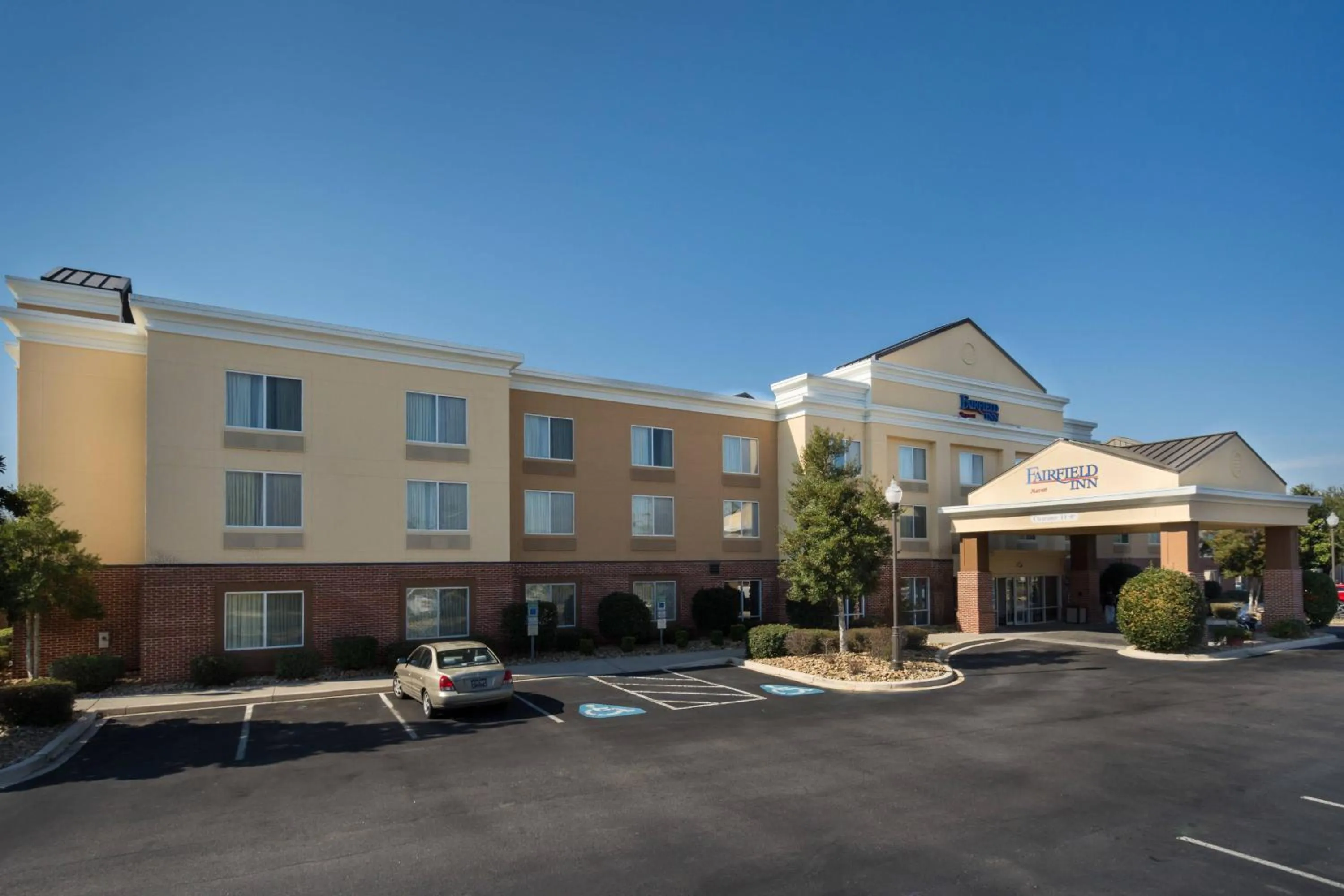 Property building in Fairfield Inn Hartsville