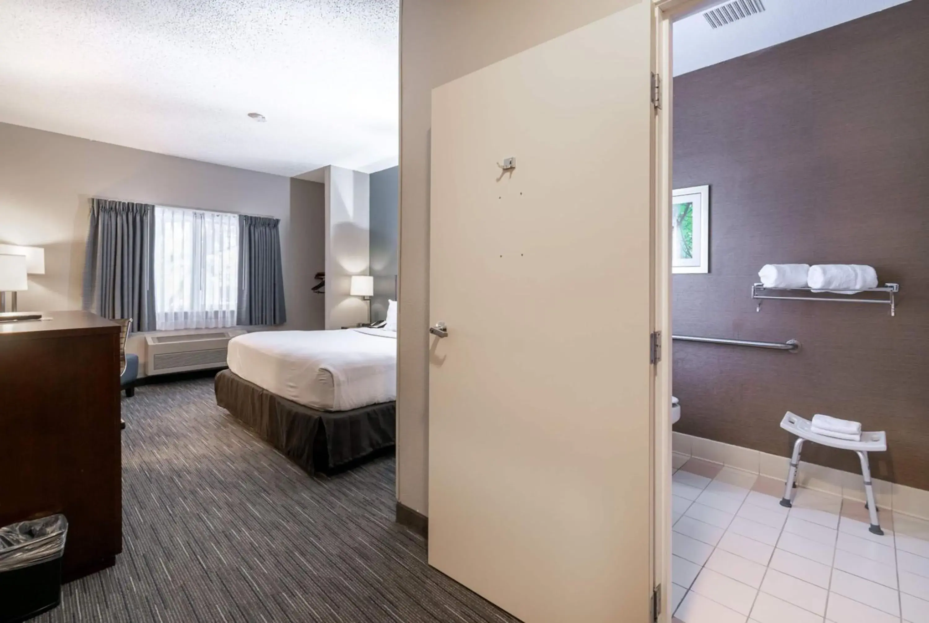 Queen Room - Non-Smoking in Wingate by Wyndham Great Falls Queen Room - Non-Smoking in Wingate by Wyndham Great Falls