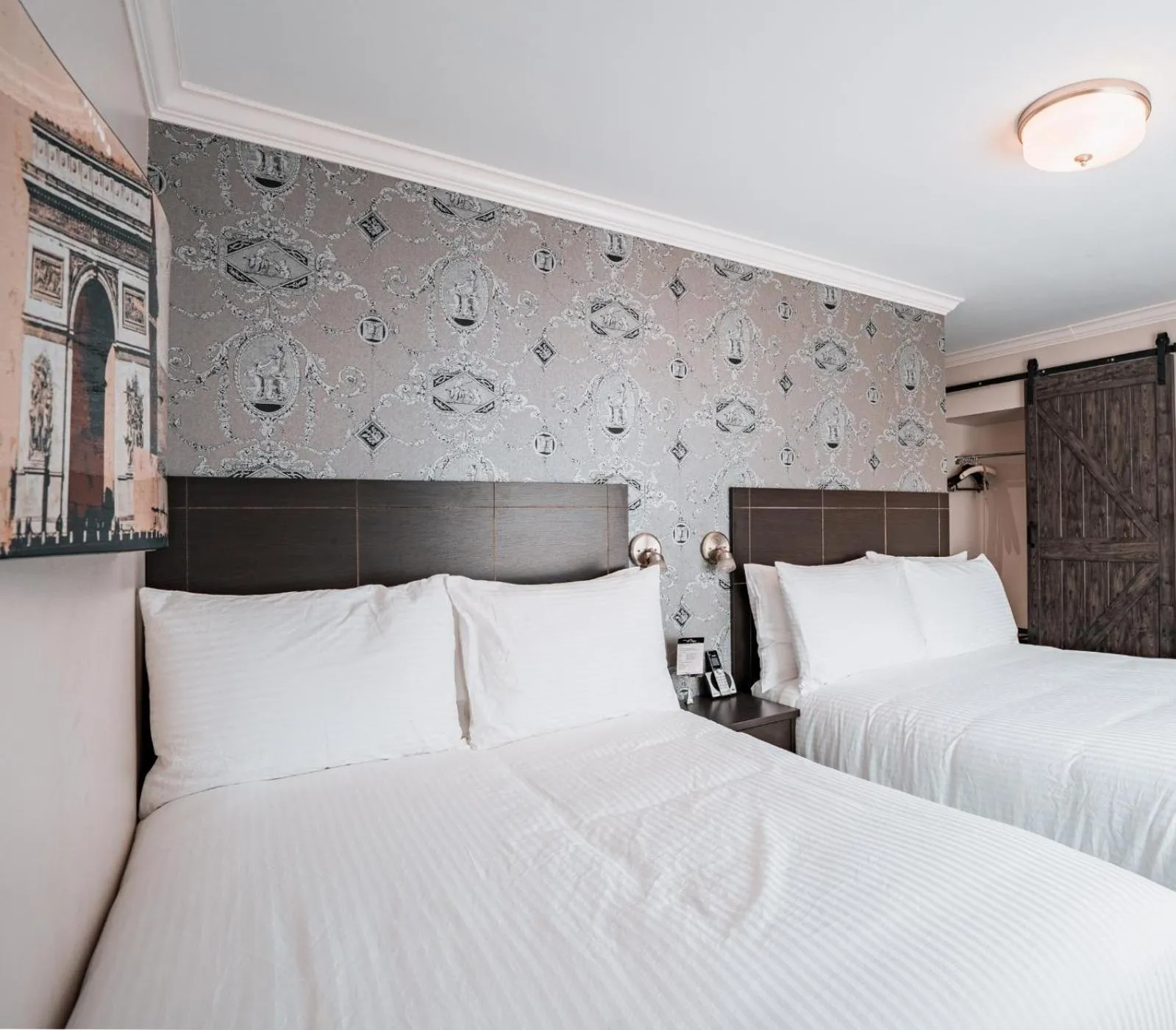 Hotel de Paris Montreal