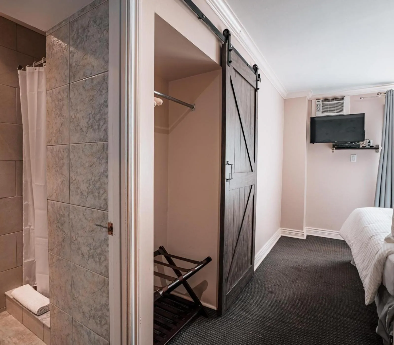 Hotel de Paris Montreal