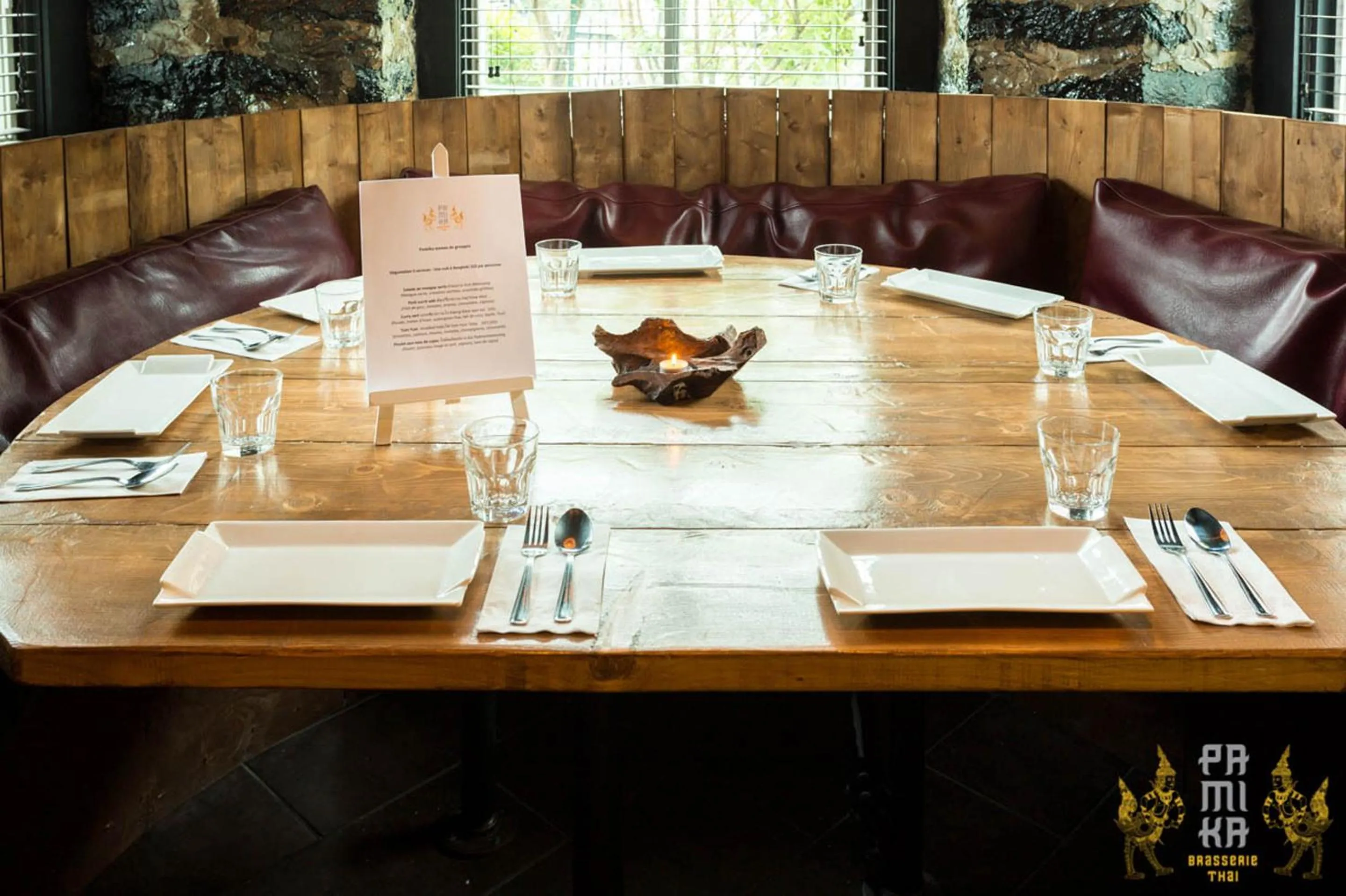 Restaurant/places to eat in Hotel de Paris Montreal