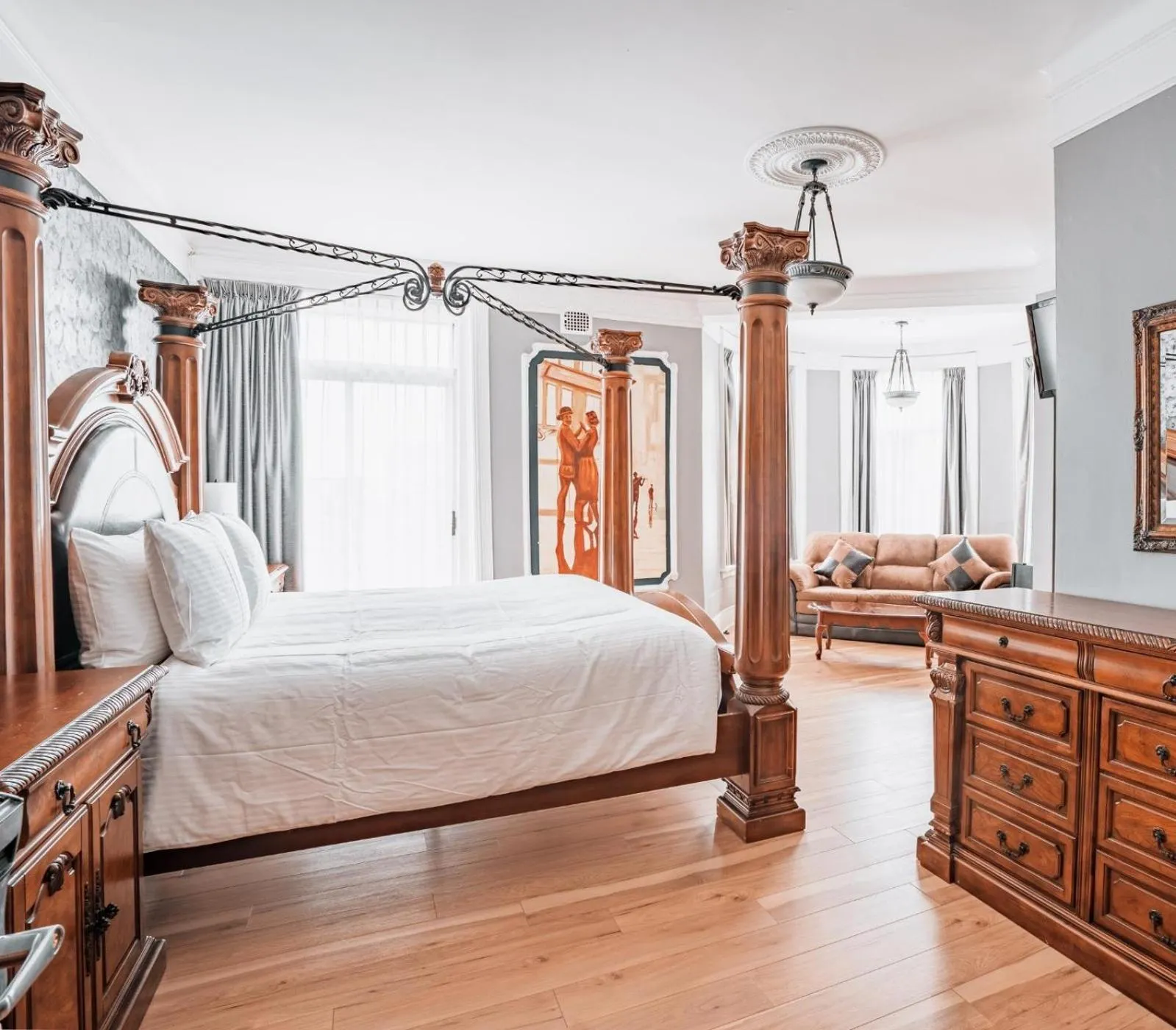 Photo of the whole room in Hotel de Paris Montreal