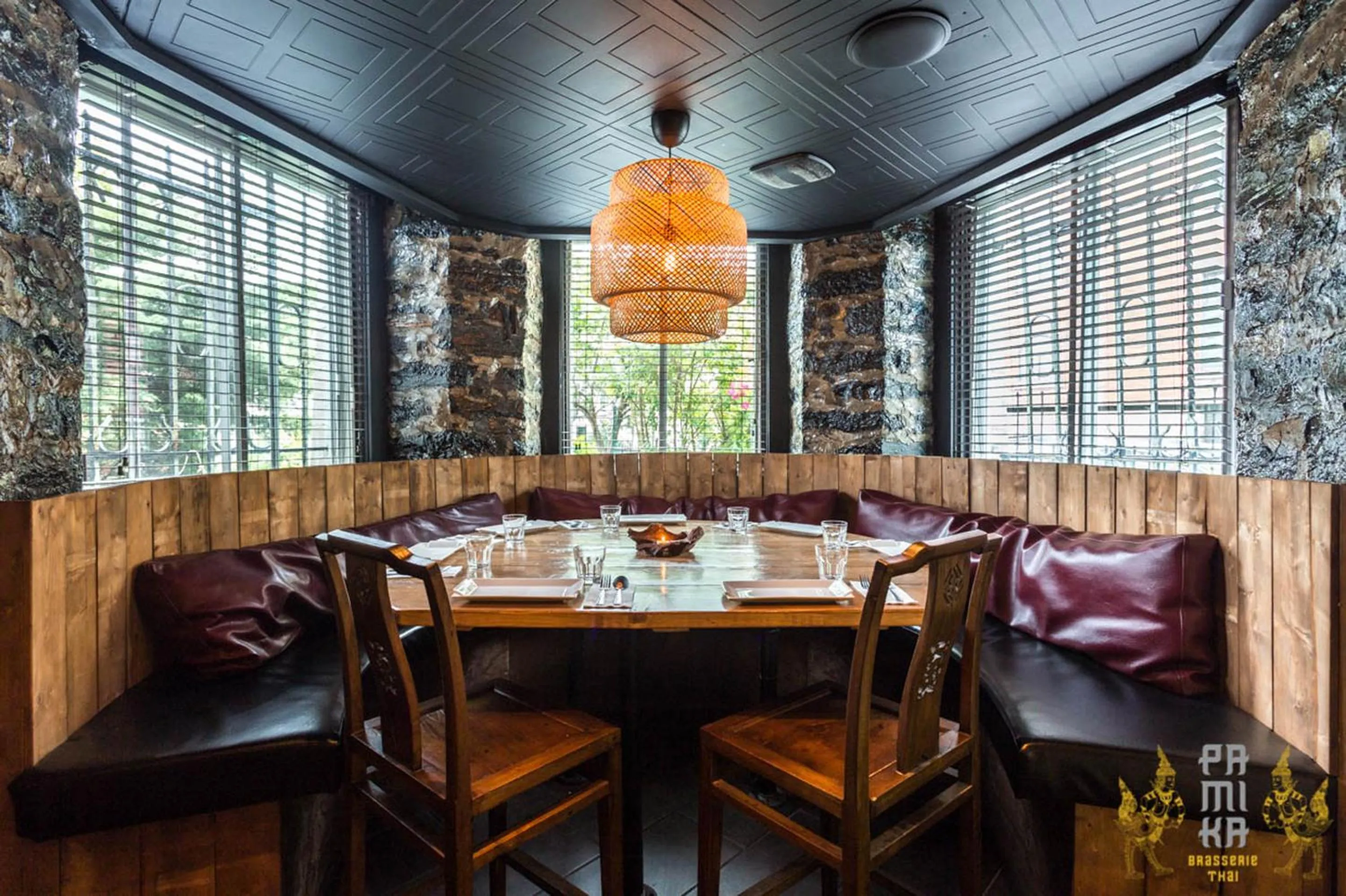 Restaurant/places to eat in Hotel de Paris Montreal