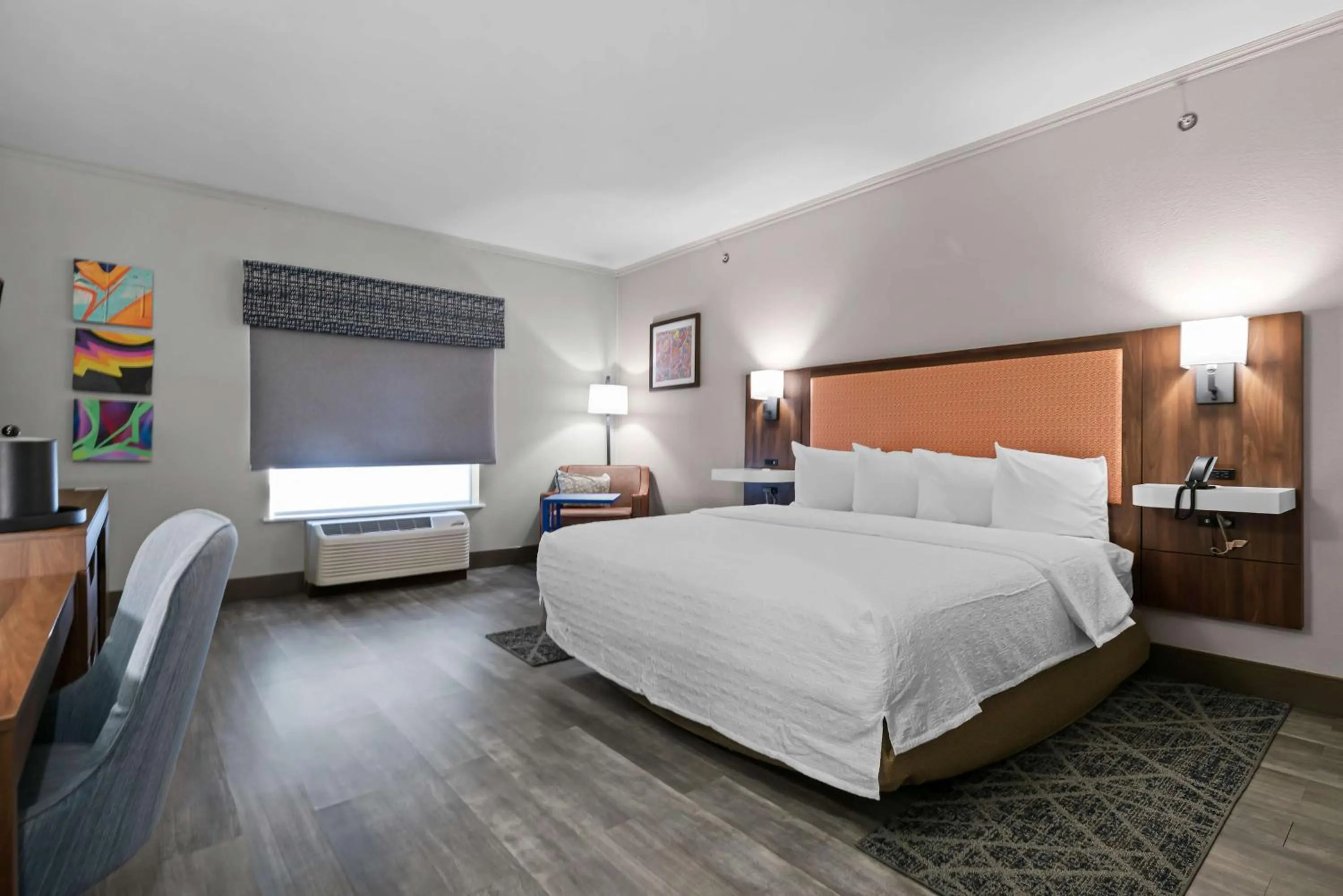 Bed in Hampton Inn Seguin