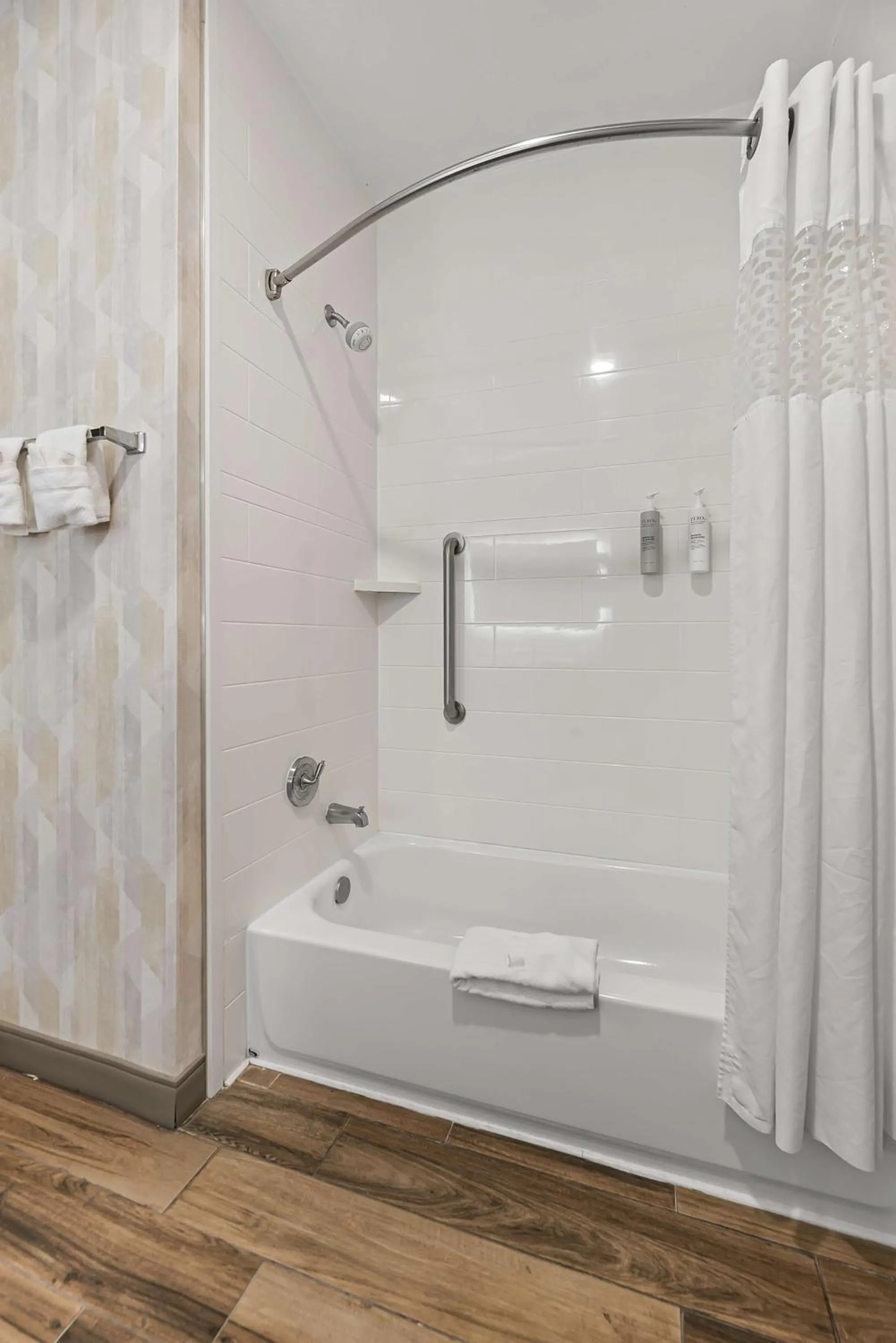 Bathroom in Hampton Inn Seguin