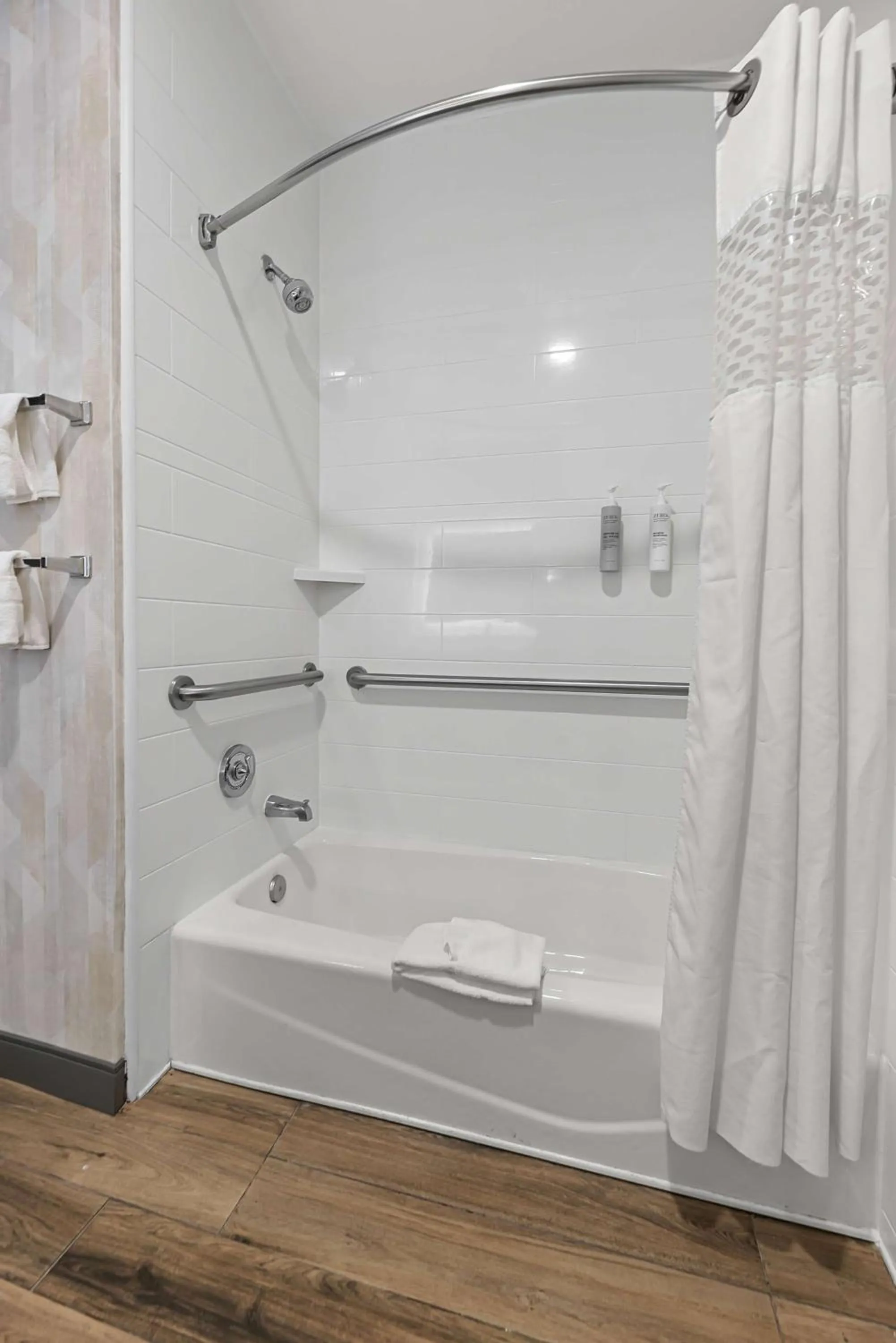 Bathroom in Hampton Inn Seguin