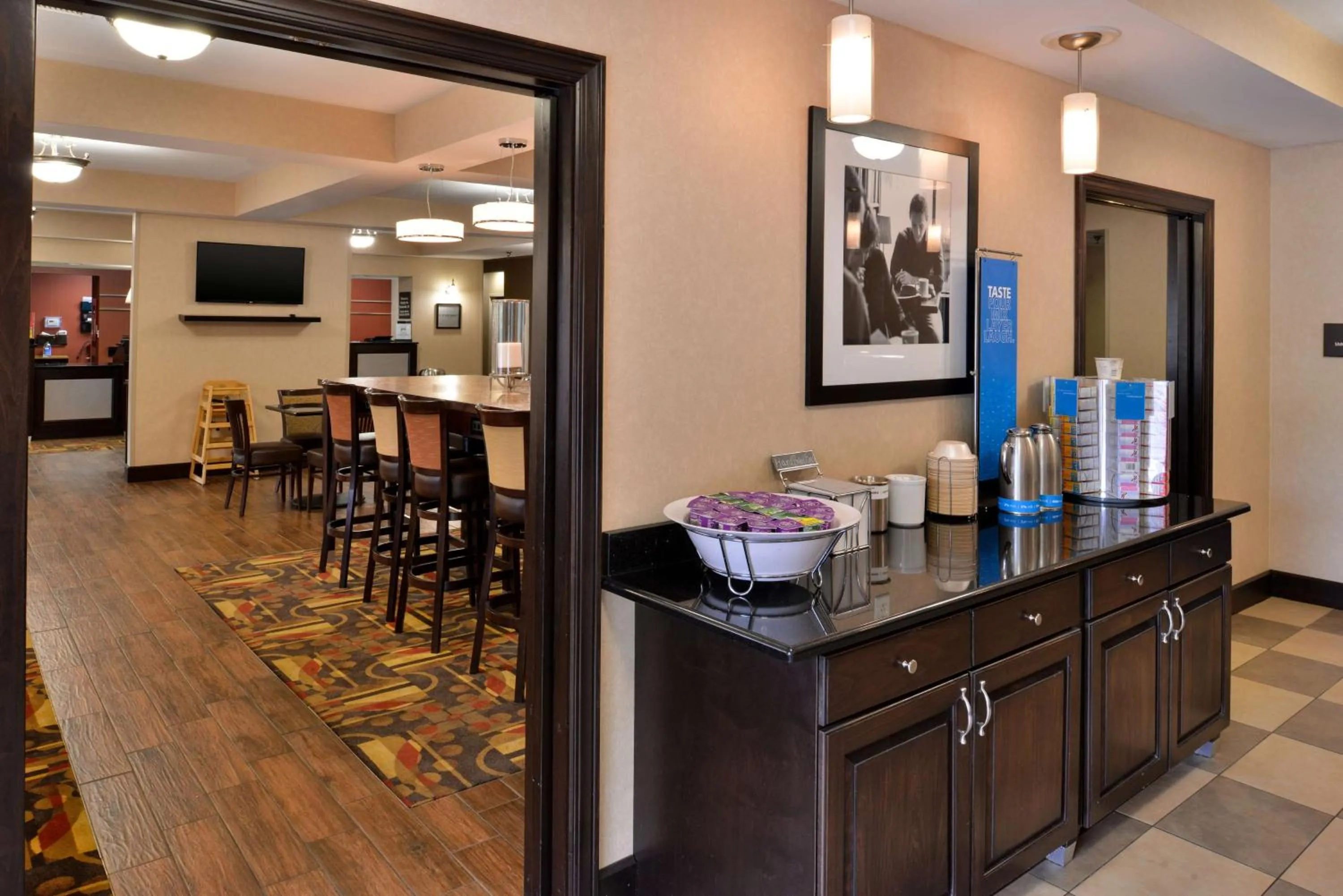 Restaurant/places to eat in Wingate by Wyndham Steubenville