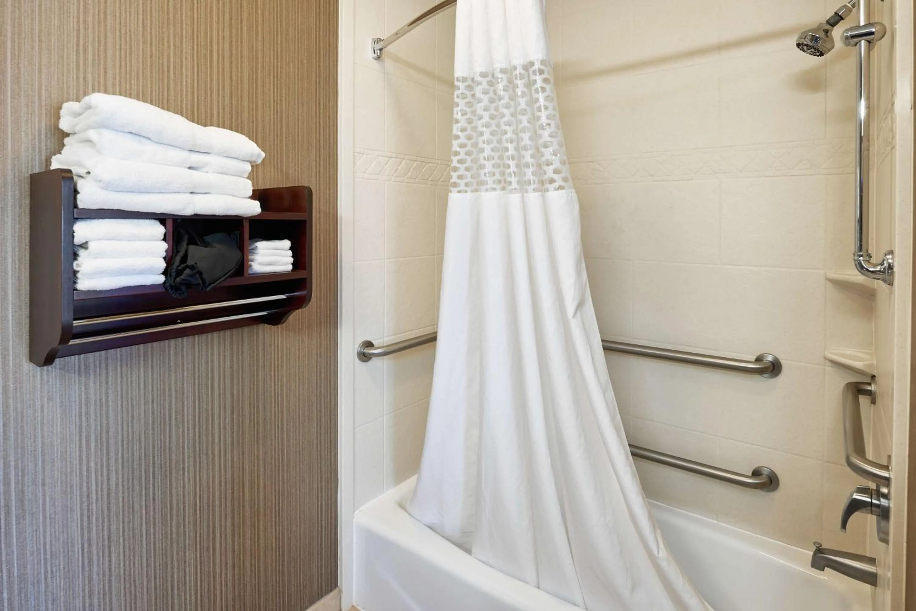 Bathroom in Hampton Inn & Suites Longview North