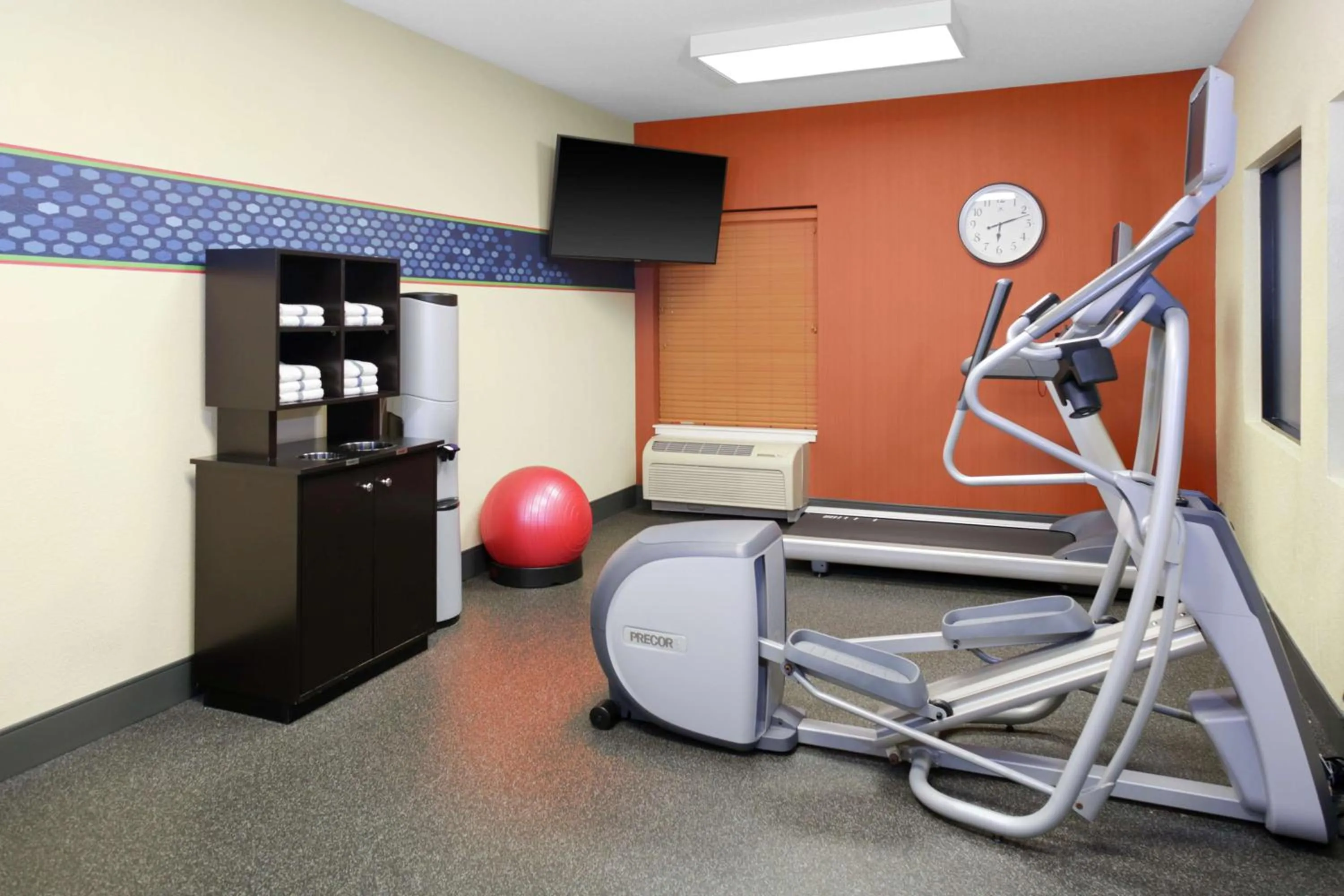 Fitness centre/facilities in Hampton Inn Portage