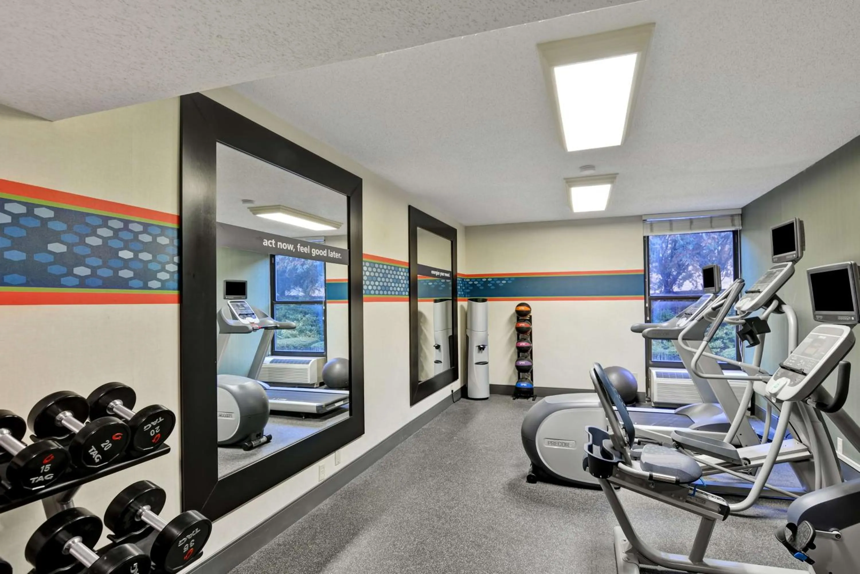 Fitness centre/facilities in Hampton Inn State College