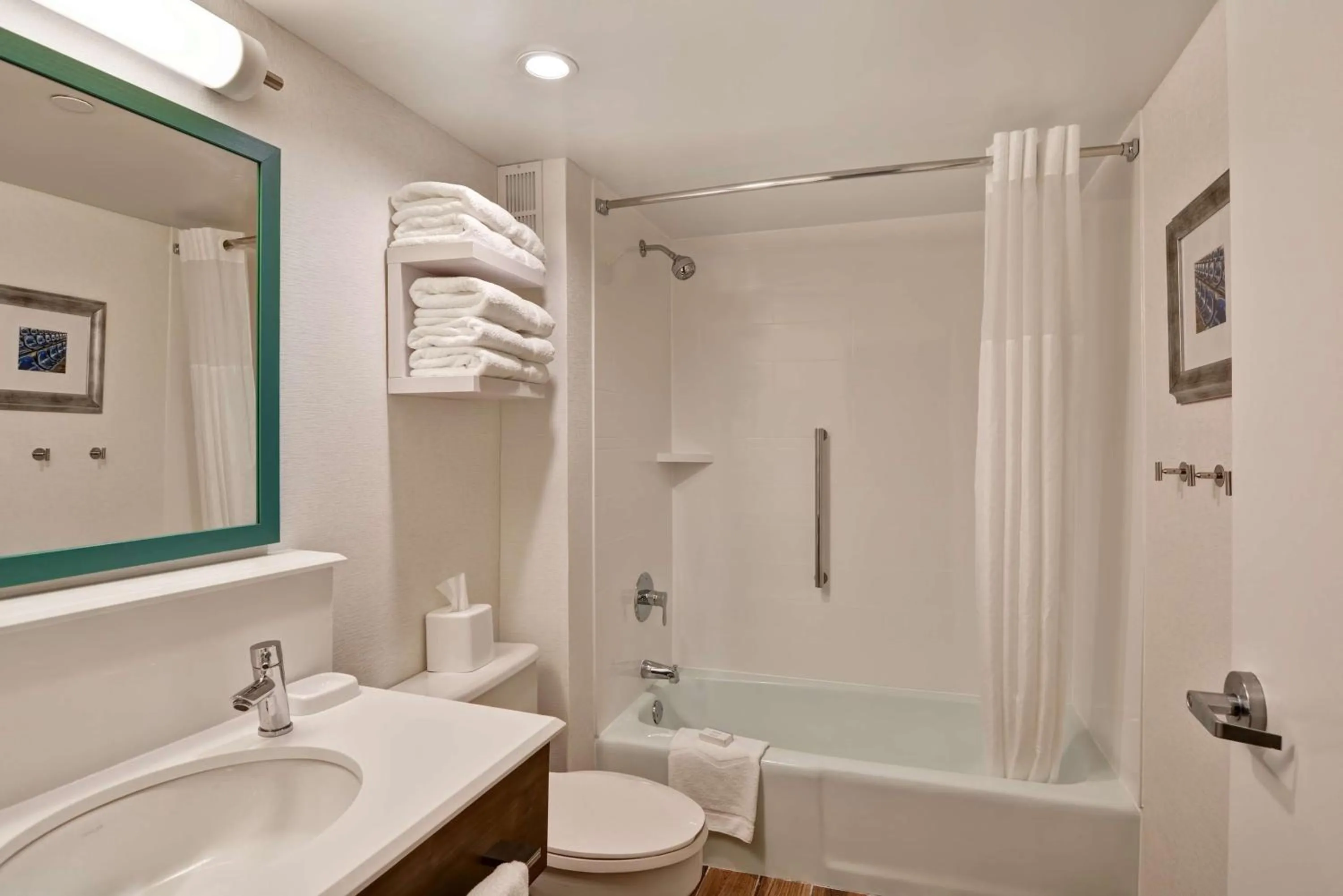 Bathroom in Hampton Inn State College