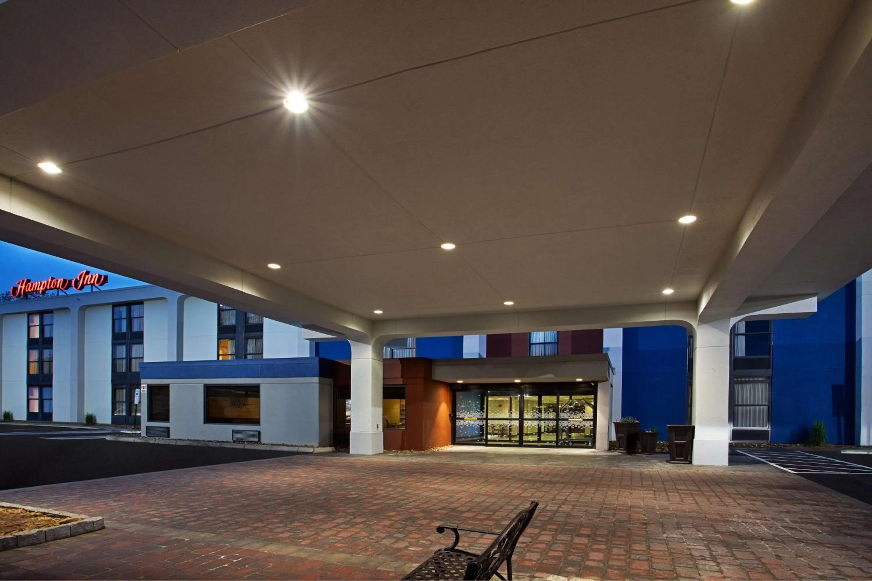 Property building in Hampton Inn State College